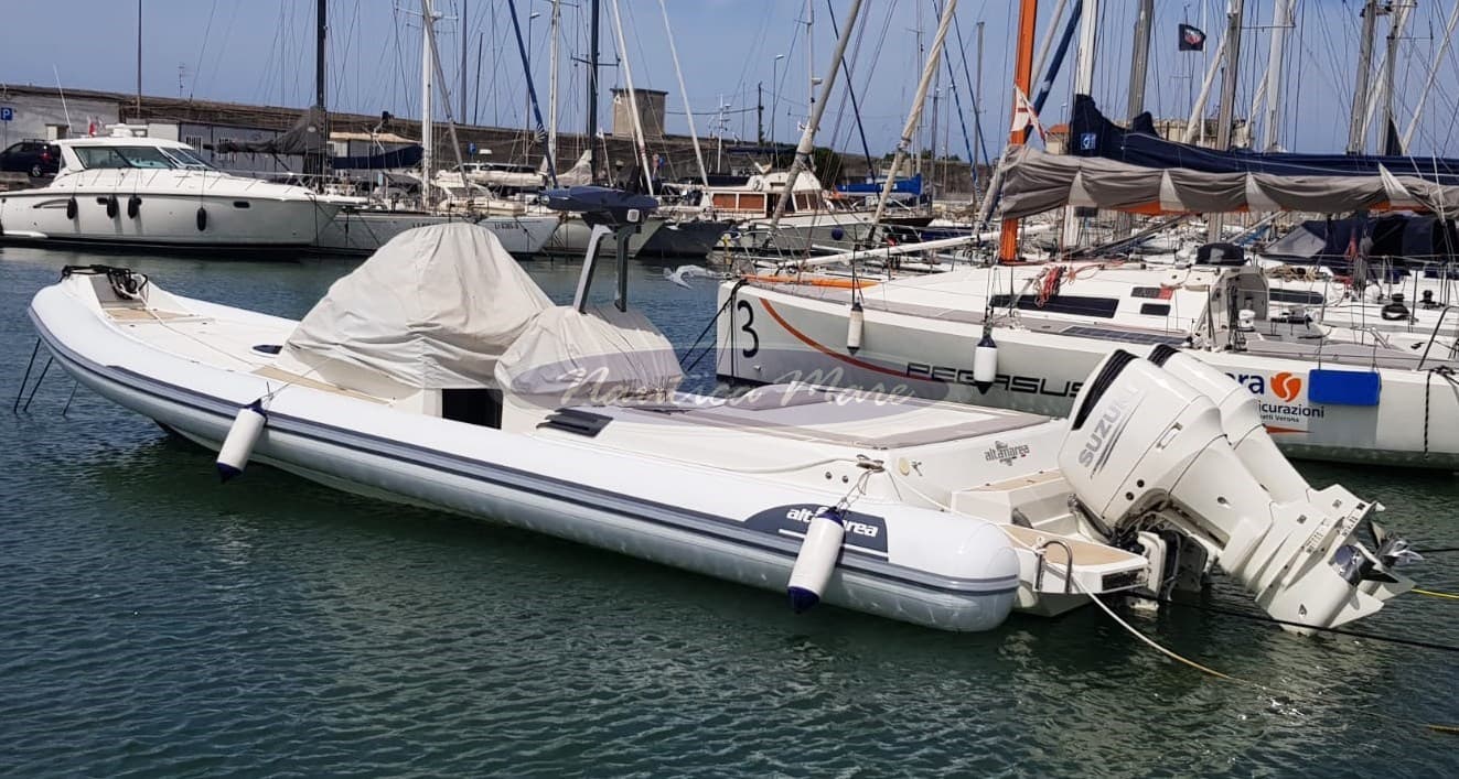 Altamarea Wave 35 - Detail View 1 Altamarea Wave 35 - Detail View 1