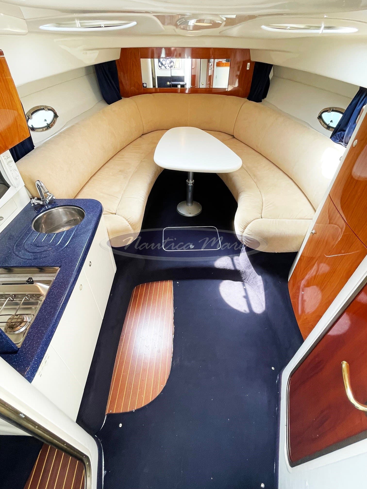 Cranchi Endurance 39 - Detail View 1 Cranchi Endurance 39 - Detail View 1