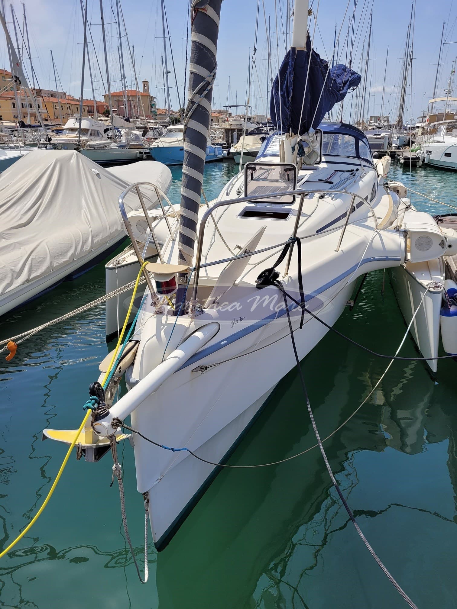 Quorning Boats Dragonfly 35 Offshore - Detail View 1 Quorning Boats Dragonfly 35 Offshore - Detail View 1