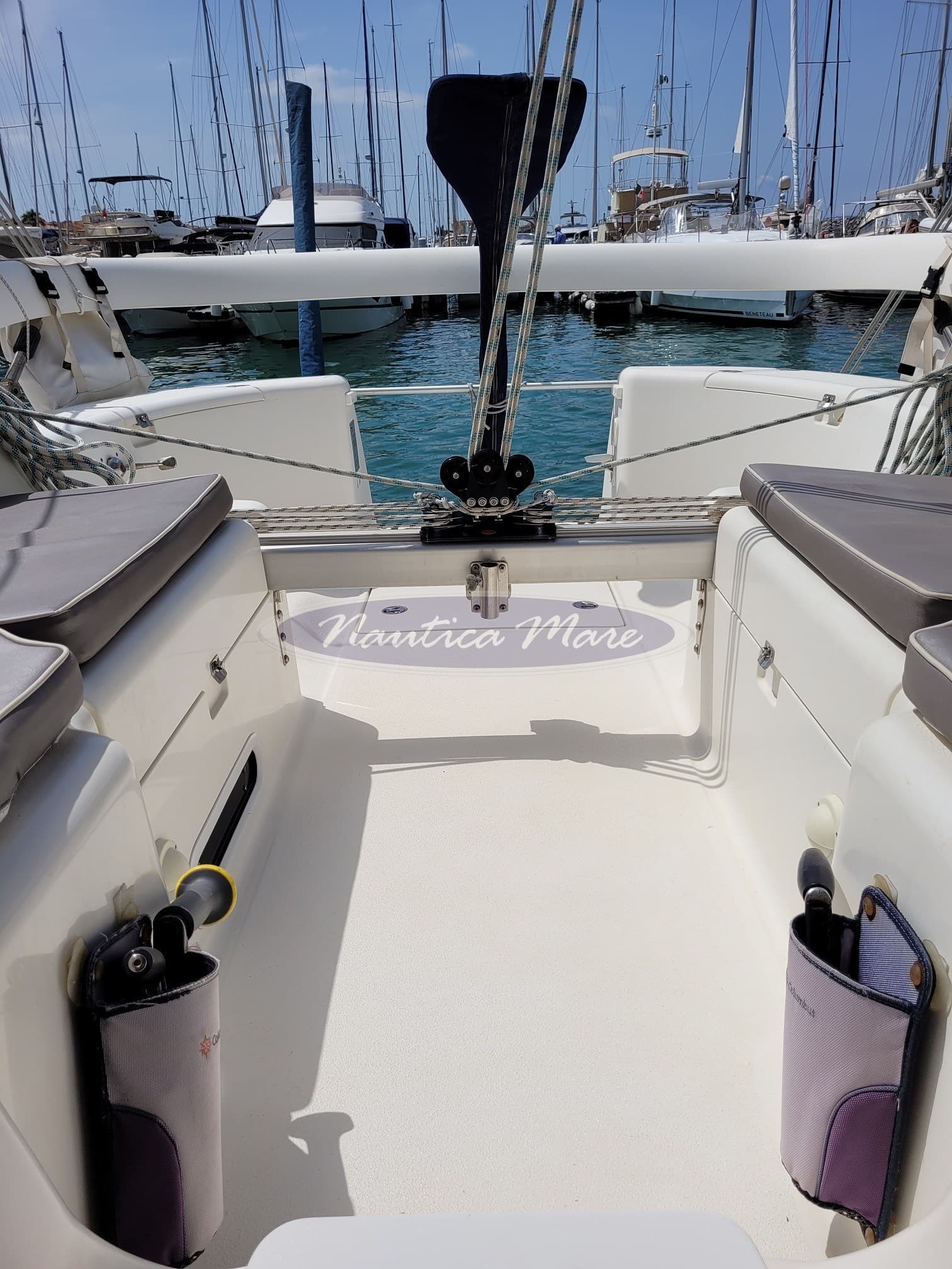 Quorning Boats Dragonfly 35 Offshore - Interior View Quorning Boats Dragonfly 35 Offshore - Interior View