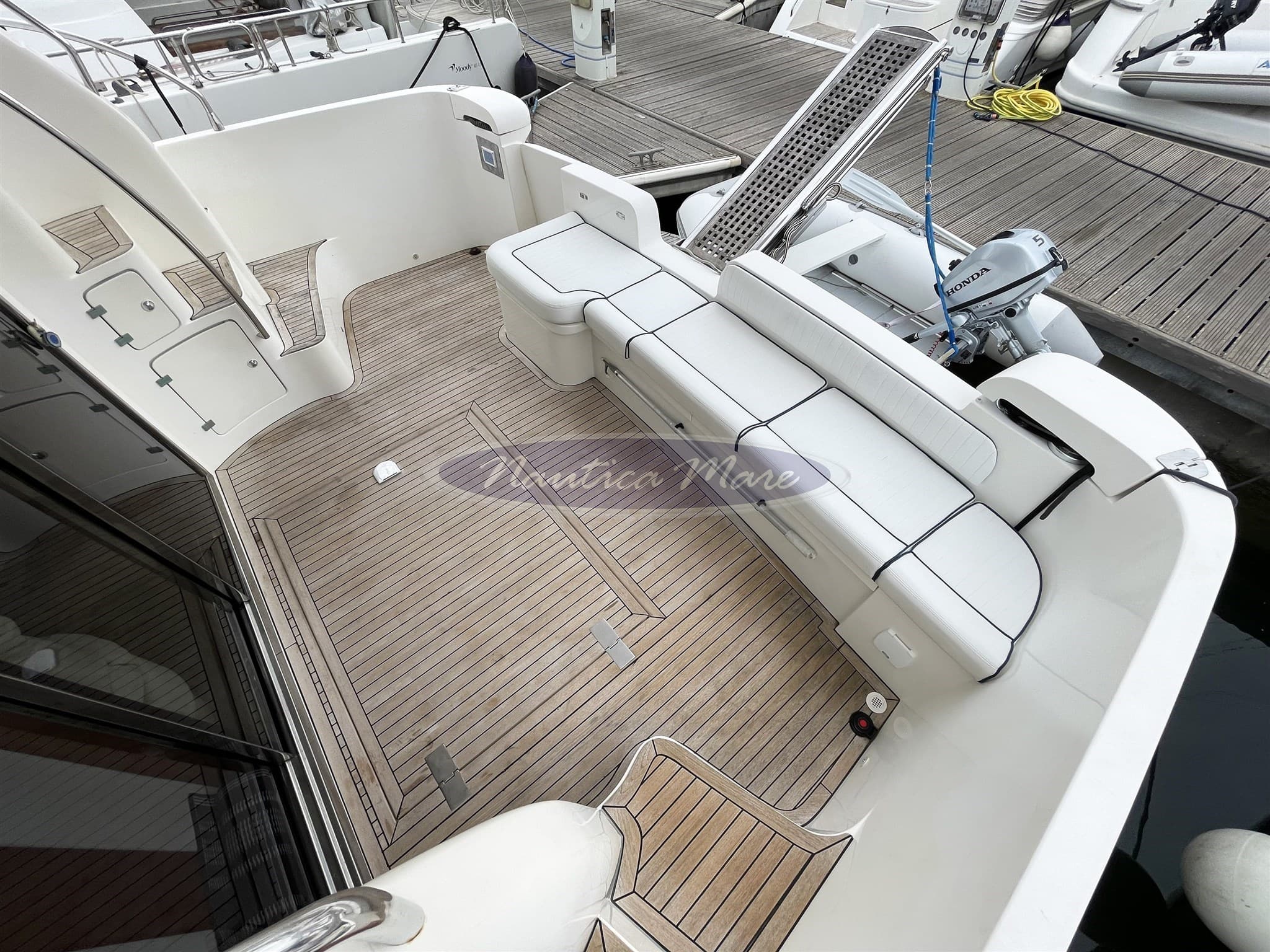 Enterprise Marine Em 46 - Deck View Enterprise Marine Em 46 - Deck View