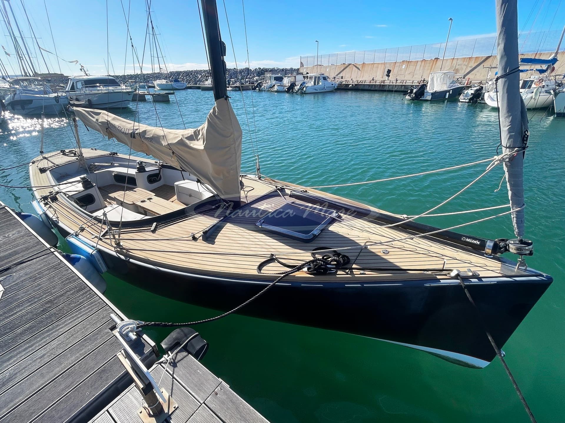 Rosewest Cape Cod 9.0 - Main View Rosewest Cape Cod 9.0 - Main View