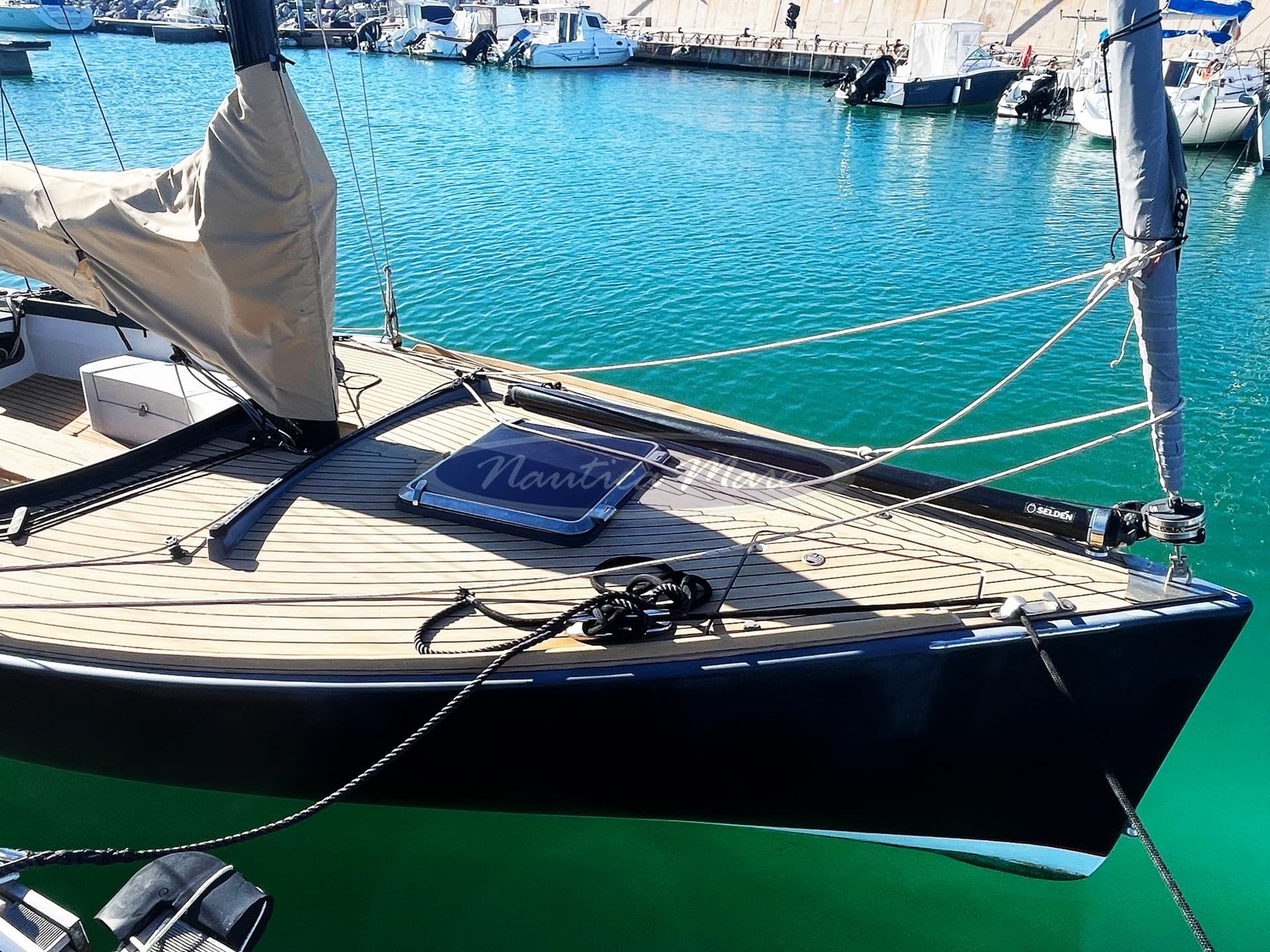 Rosewest Cape Cod 9.0 - Detail View 1 Rosewest Cape Cod 9.0 - Detail View 1