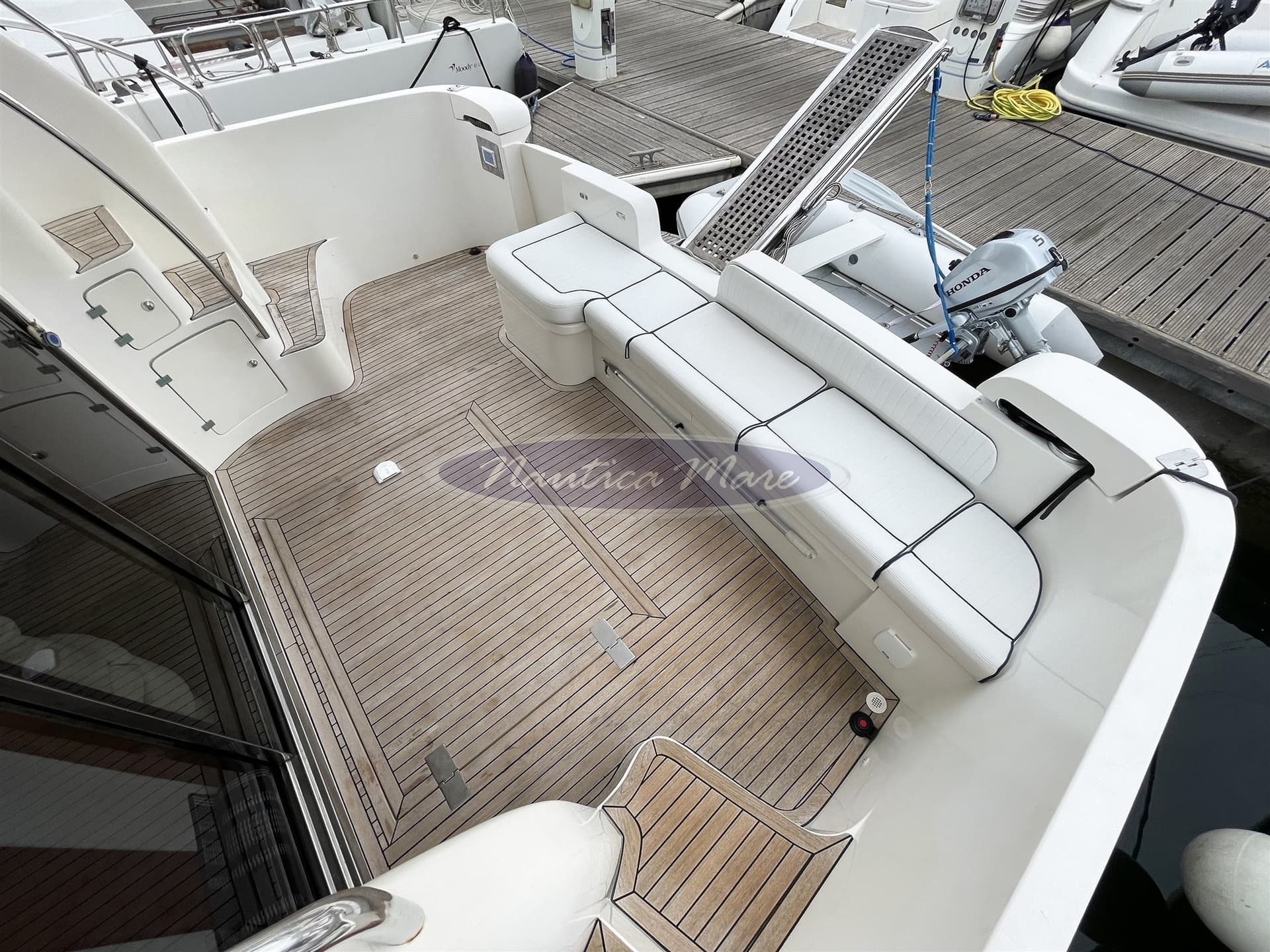 Enterprise Marine Em 46 - Deck View Enterprise Marine Em 46 - Deck View