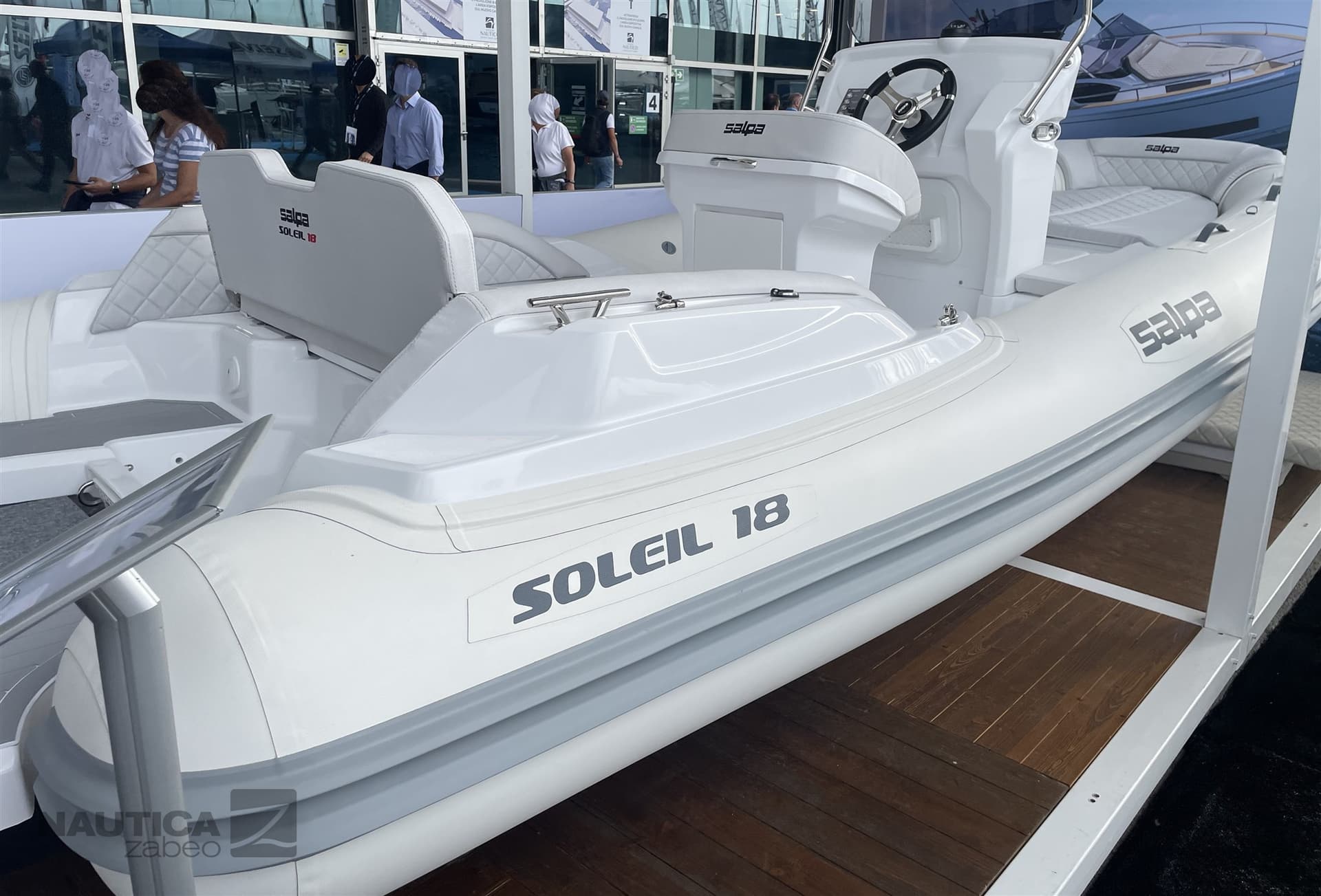 Salpa Soleil 18 - Detail View 1 Salpa Soleil 18 - Detail View 1