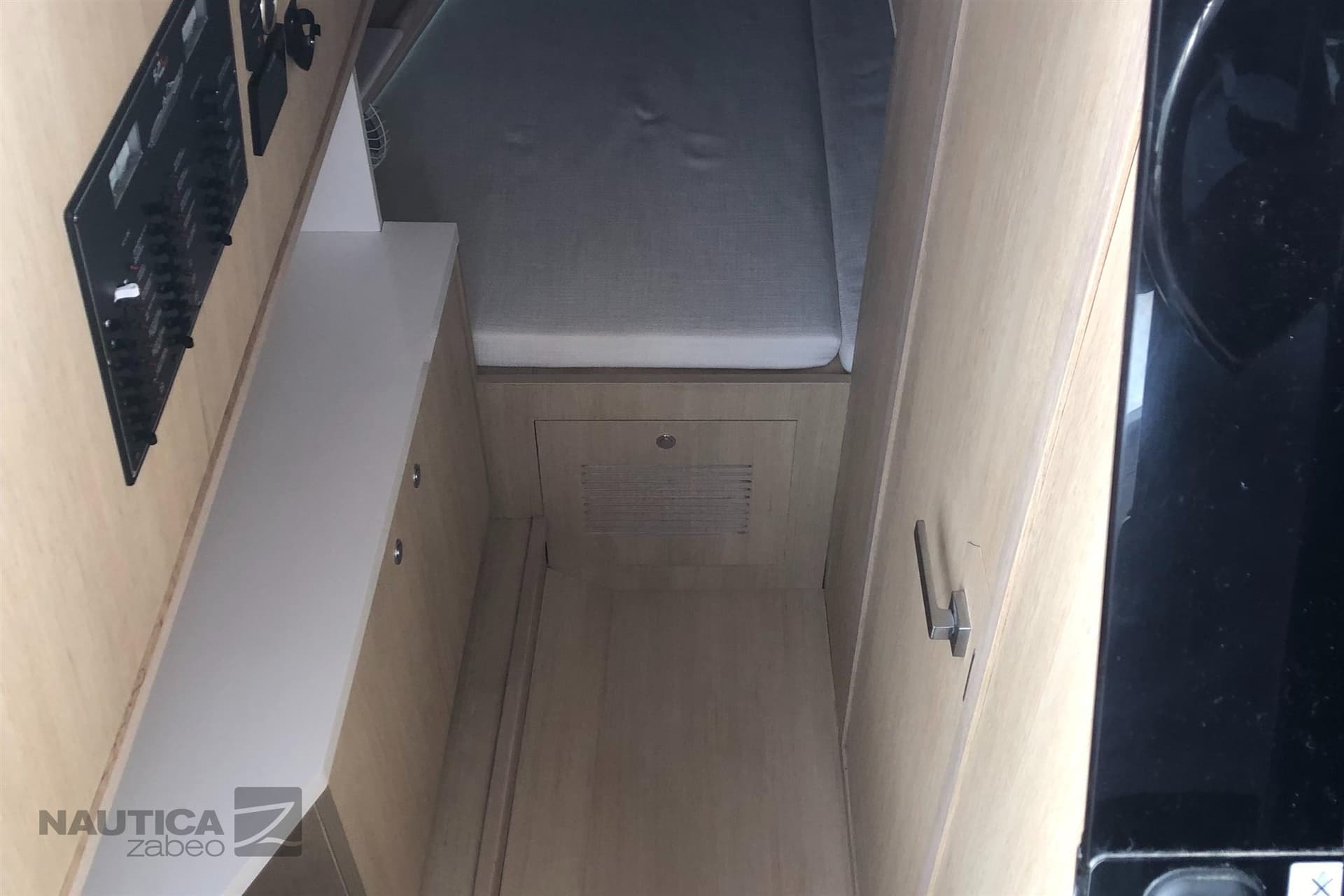Spx Rib 38 Dinette d'occasion - image hero 9