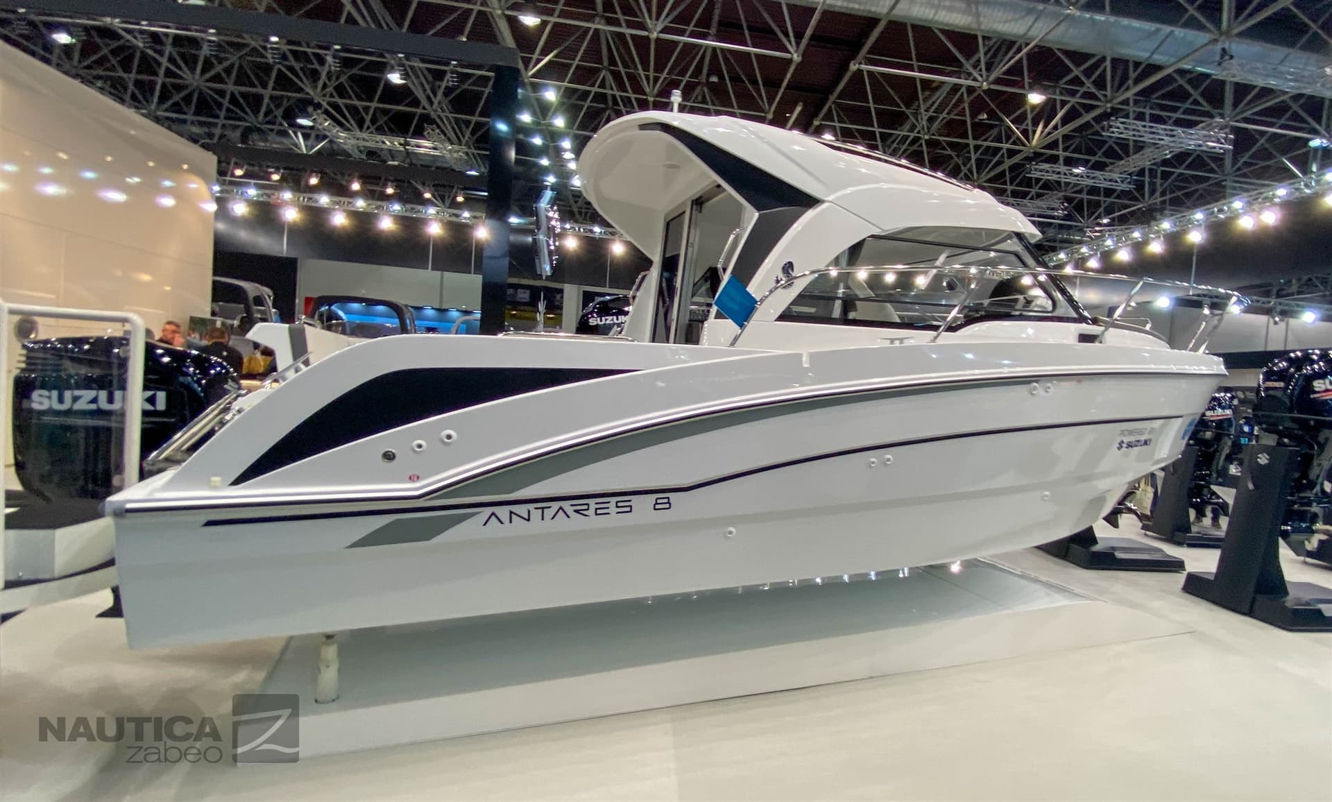 Beneteau Antares 8 Cruising gebraucht - Detail 3
