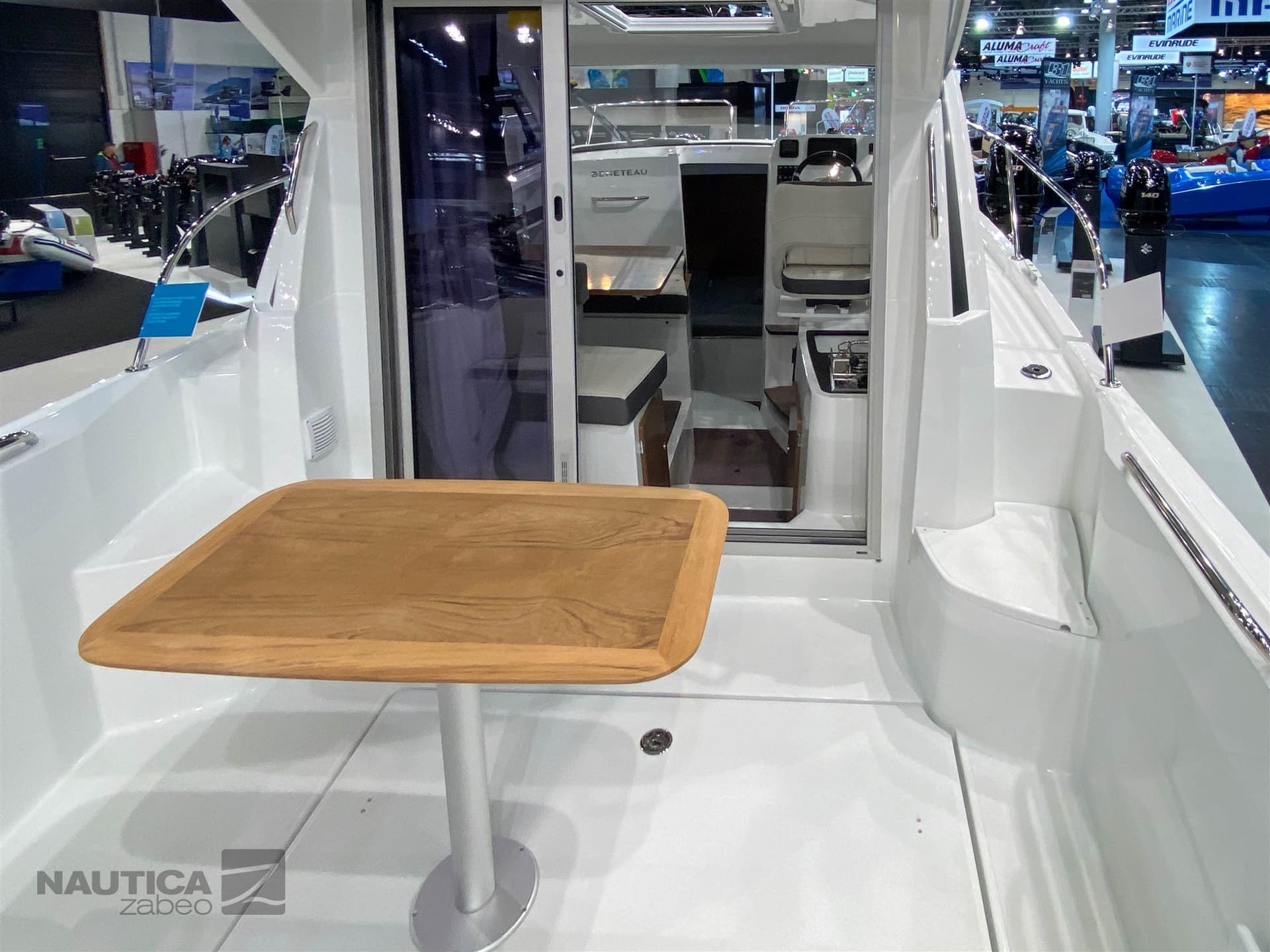 Beneteau Antares 8 CRUISING usato - foto hero 18