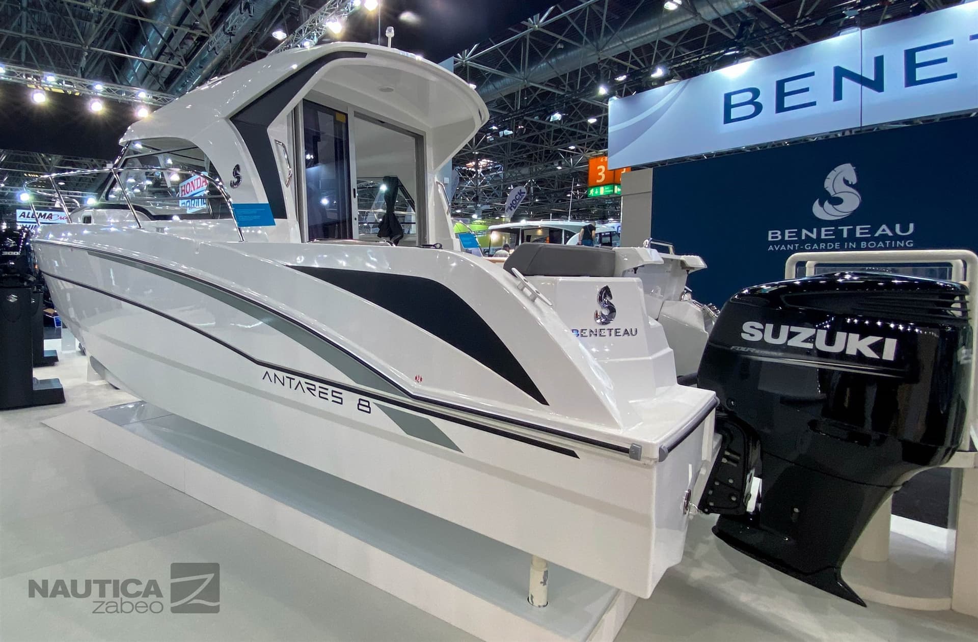 Beneteau Antares 8 Cruising gebraucht - Detail 2