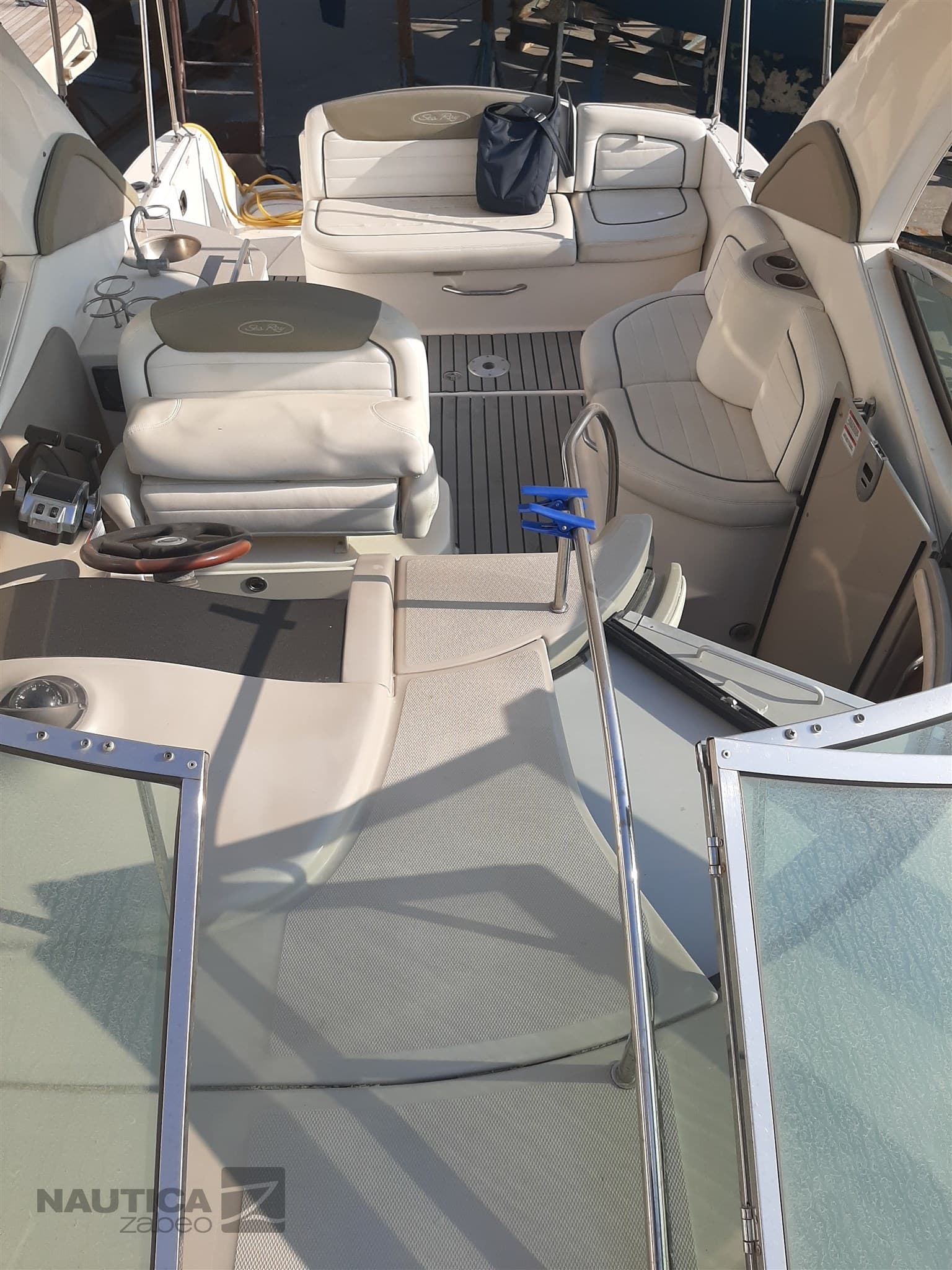 Sea Ray 325 Sundancer usato - foto hero 9