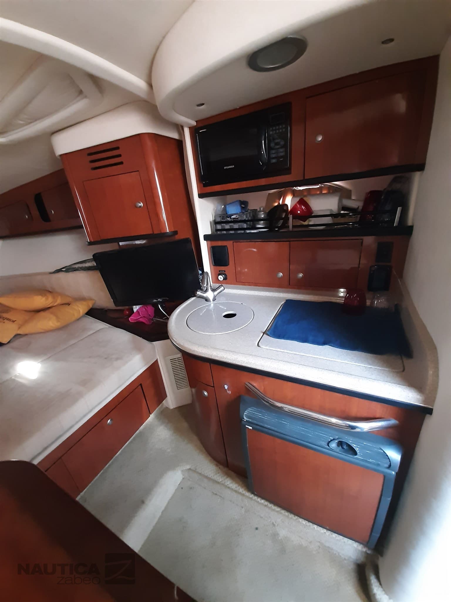 Sea Ray 325 Sundancer usato - foto hero 15