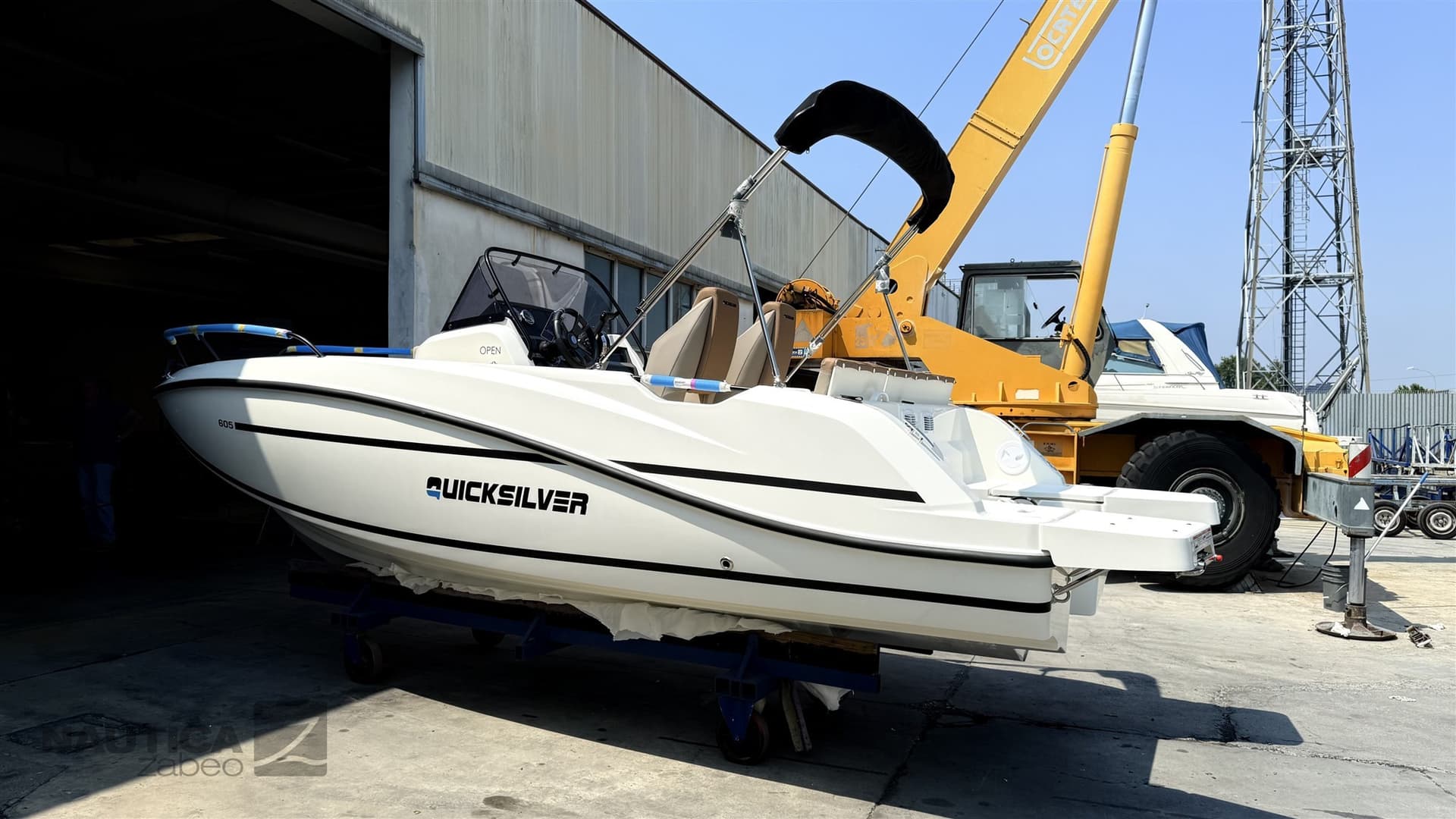 Quicksilver Activ 605 Open used - detail 4