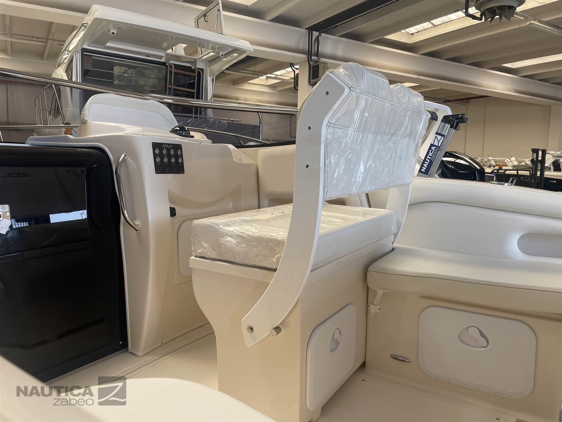 Eolo Marine 730 Day Hbs - Interior View Eolo Marine 730 Day Hbs - Interior View