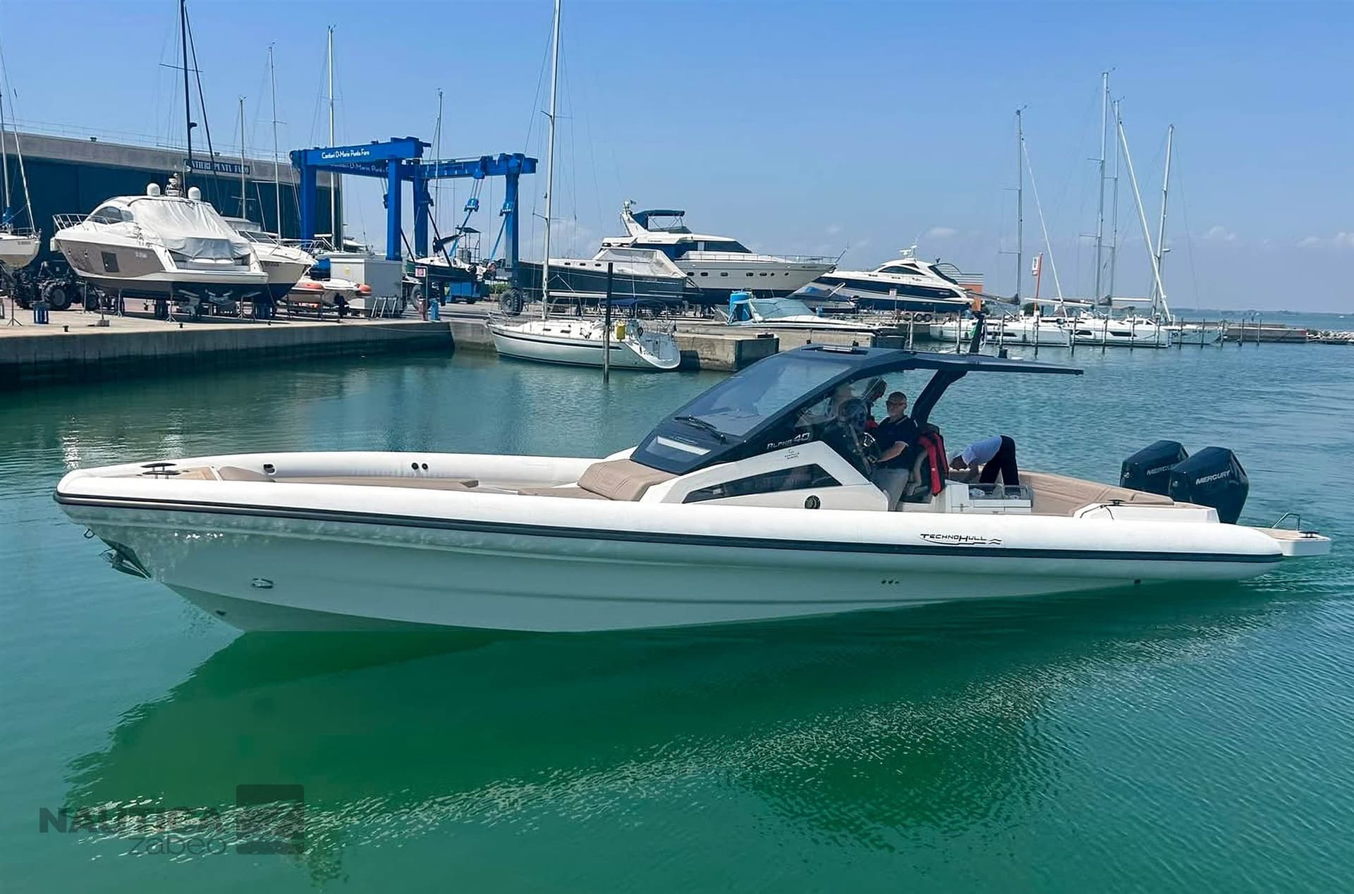 Technohull Alpha 40 usato - dettaglio 1
