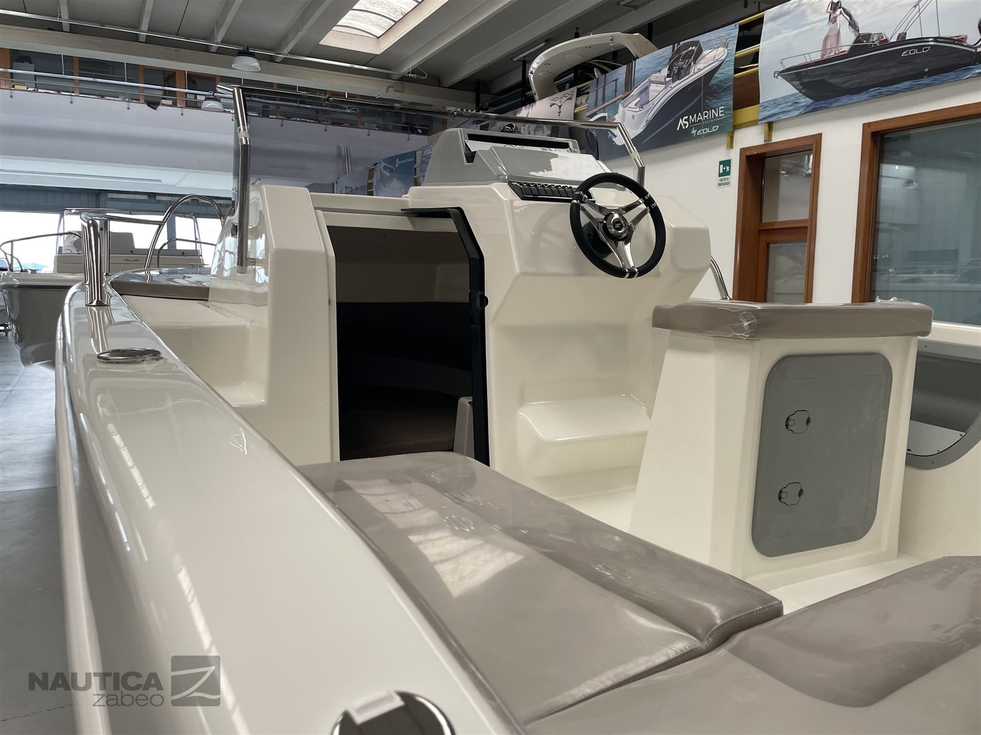 Mingolla Brava 22 Wa - Deck View Mingolla Brava 22 Wa - Deck View