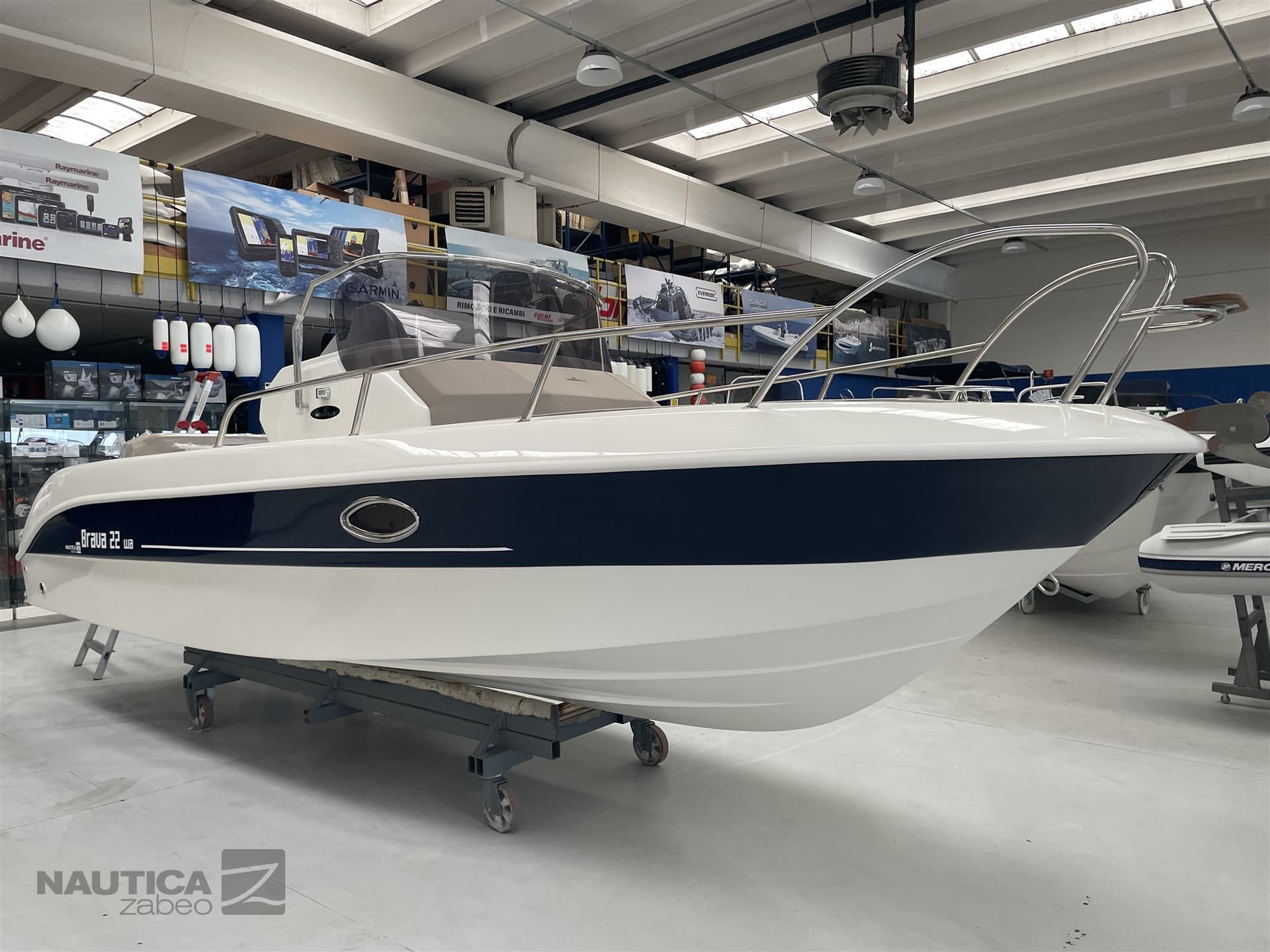 Mingolla Brava 22 Wa - Detail View 1 Mingolla Brava 22 Wa - Detail View 1