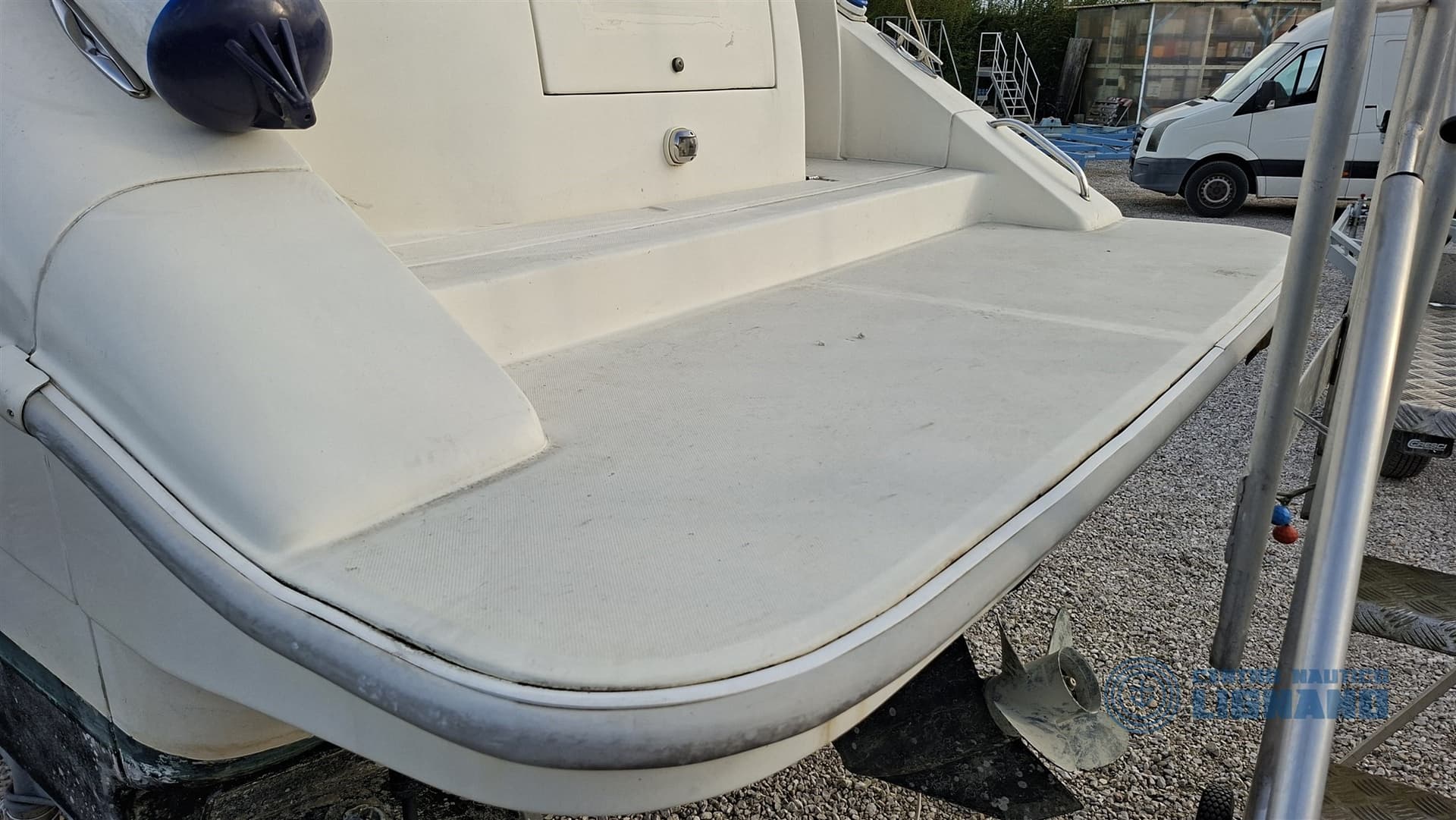 Coverline Coverline 8.30 Cabin - Detail View 1 Coverline Coverline 8.30 Cabin - Detail View 1