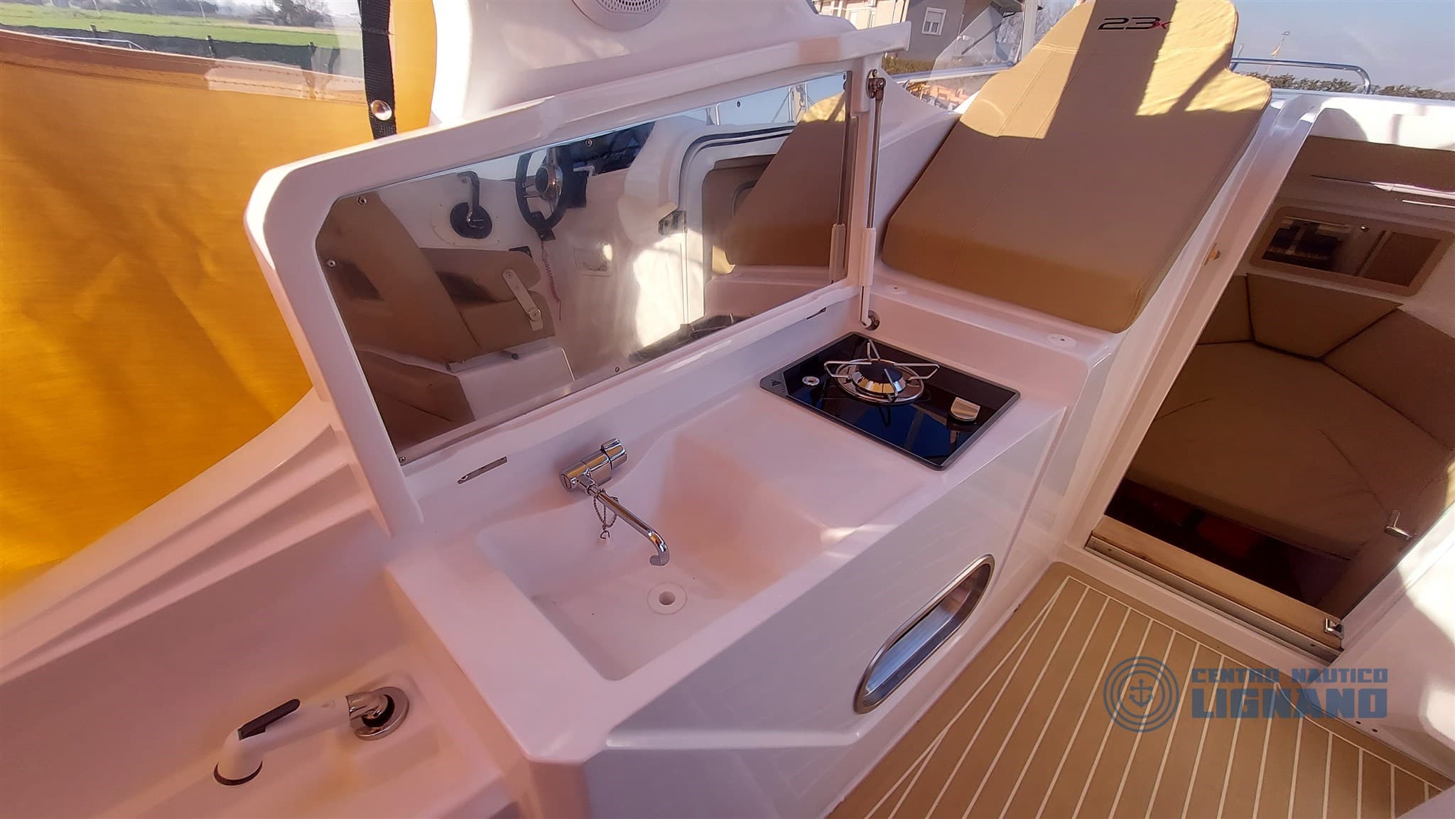 Salpa Laver 23 X - Interior View Salpa Laver 23 X - Interior View