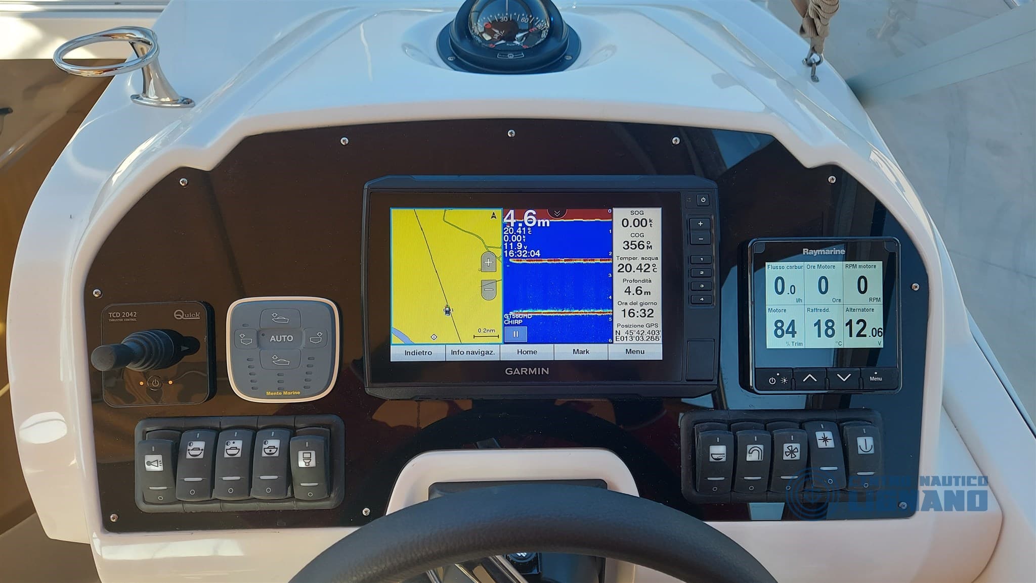 Salpa Laver 23 X - Deck View Salpa Laver 23 X - Deck View