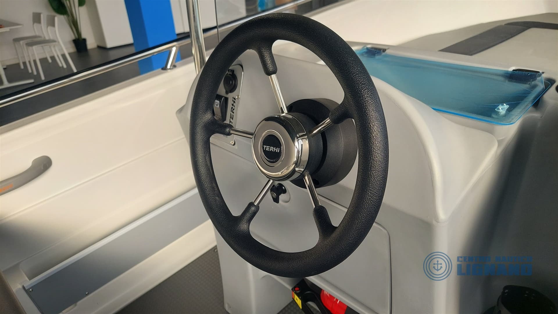 Terhi 450 Central Console - Interior View Terhi 450 Central Console - Interior View