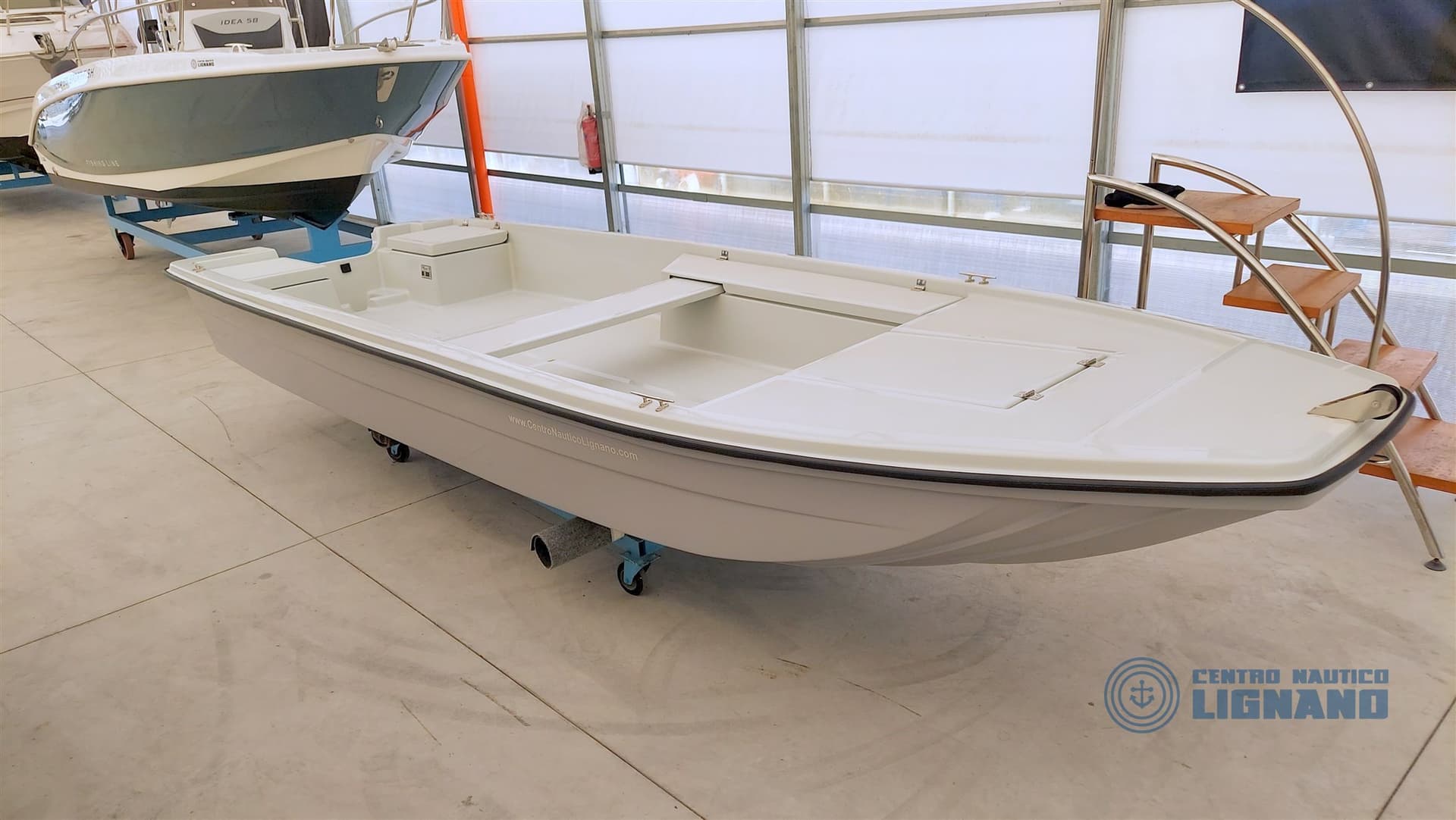 Hiros Boat 5.0 Base - Main View Hiros Boat 5.0 Base - Main View