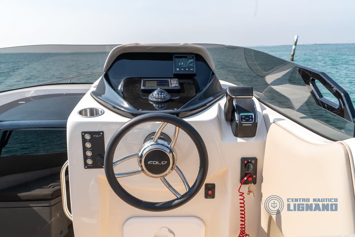 Eolo 7.9 El - Deck View Eolo 7.9 El - Deck View