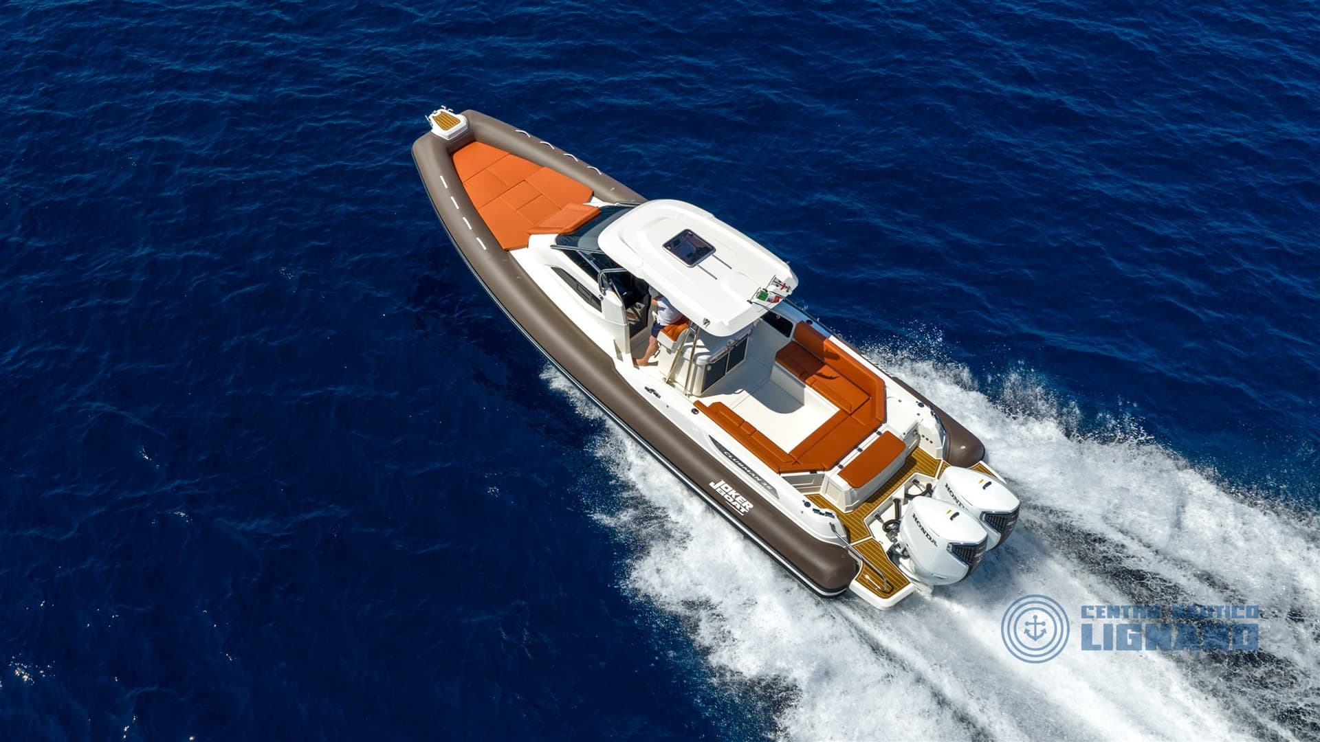 Jokerboat Clubman C35 T-Top - Deck View Jokerboat Clubman C35 T-Top - Deck View