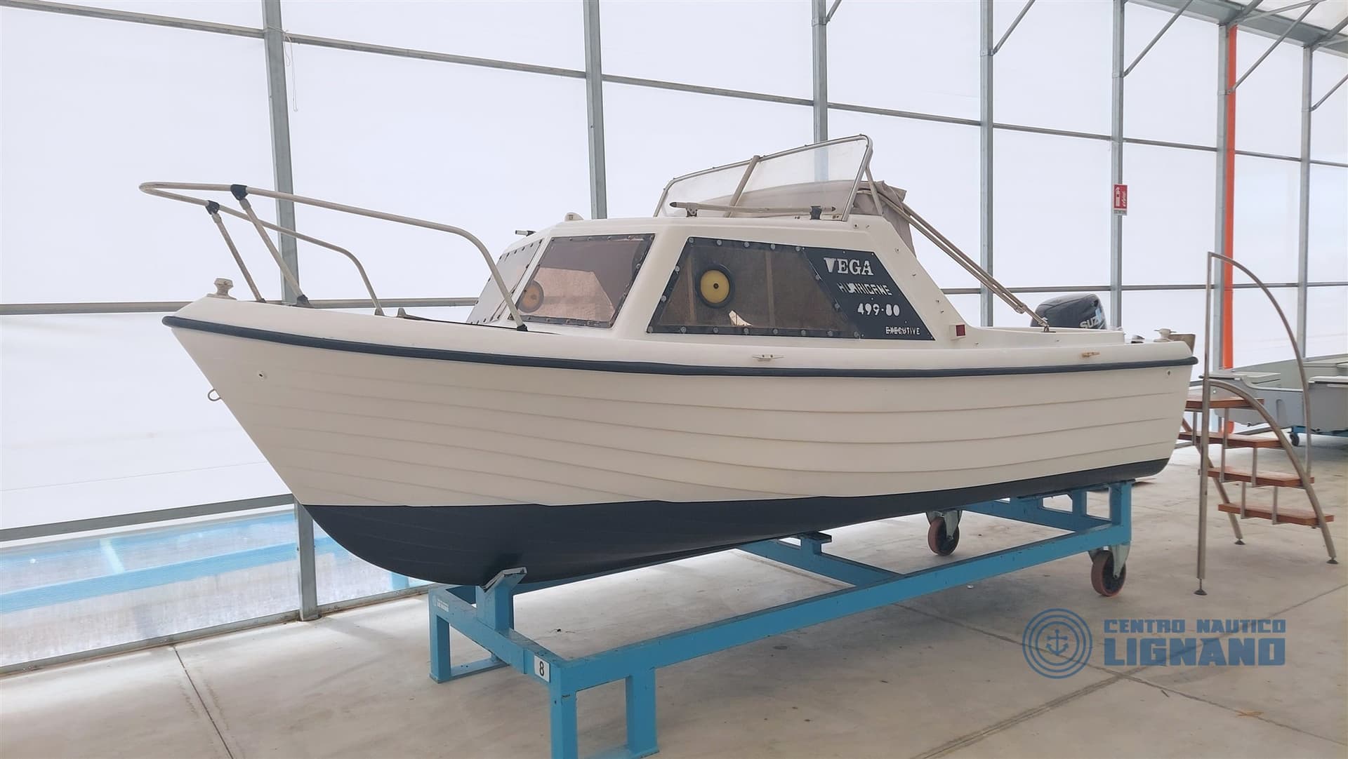 Vega Hurricane 499-80 Executive - Detail View 1 Vega Hurricane 499-80 Executive - Detail View 1