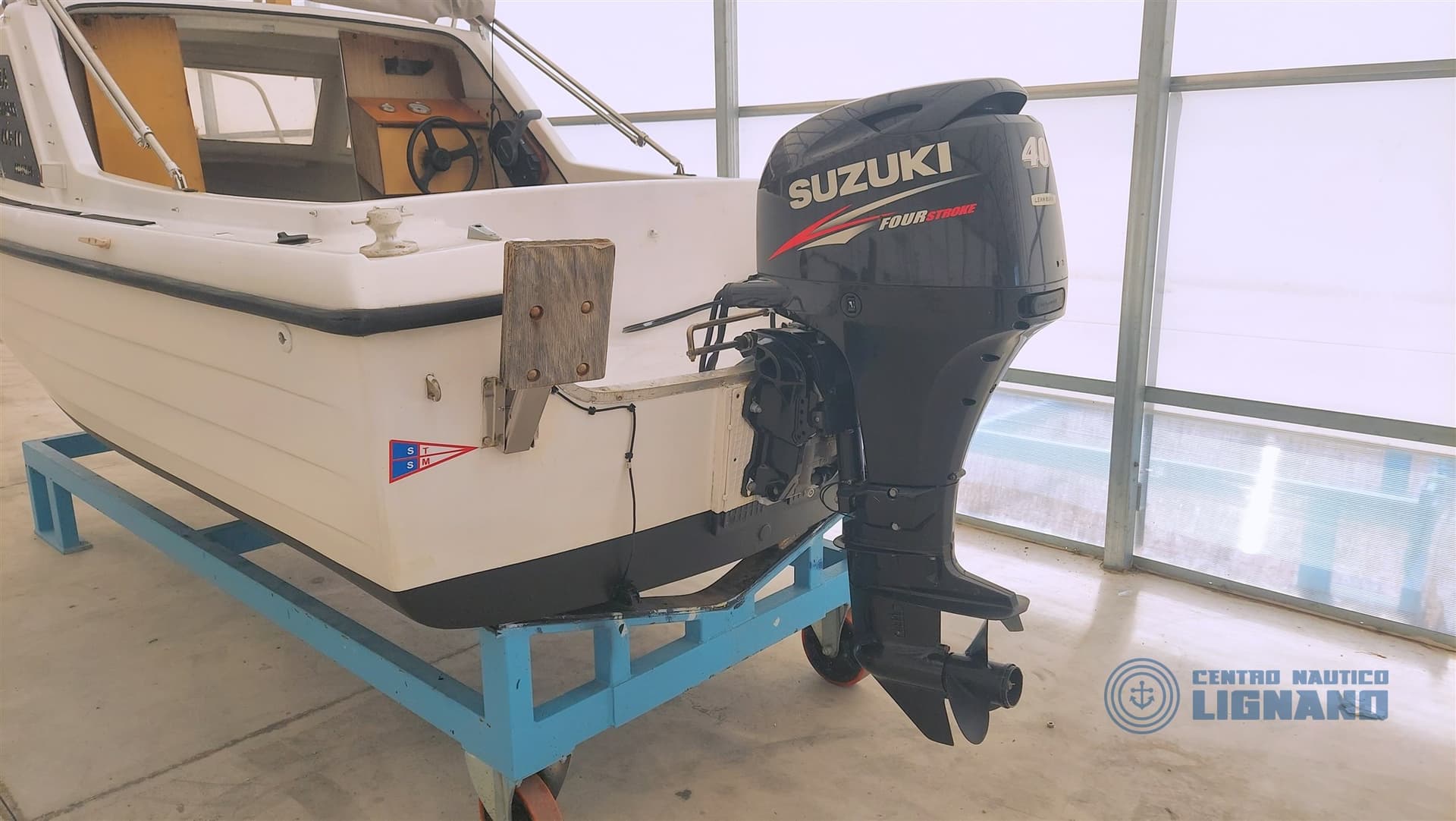 Vega Hurricane 499-80 Executive - Deck View Vega Hurricane 499-80 Executive - Deck View