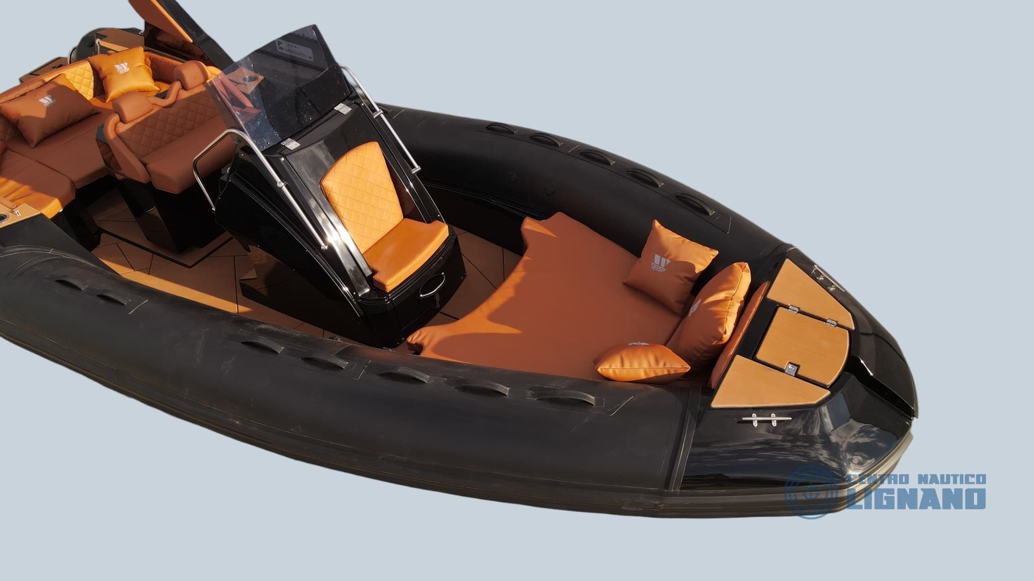 Tiger Marine Topline 750 - Interior View Tiger Marine Topline 750 - Interior View