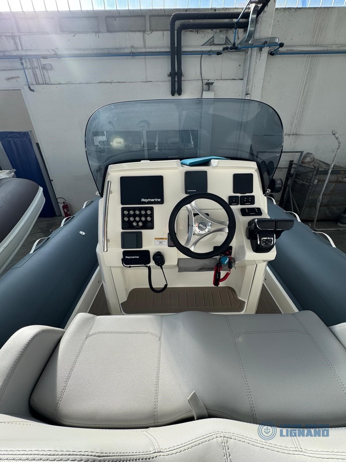 Jokerboat Clubman 28' - Deck View Jokerboat Clubman 28' - Deck View