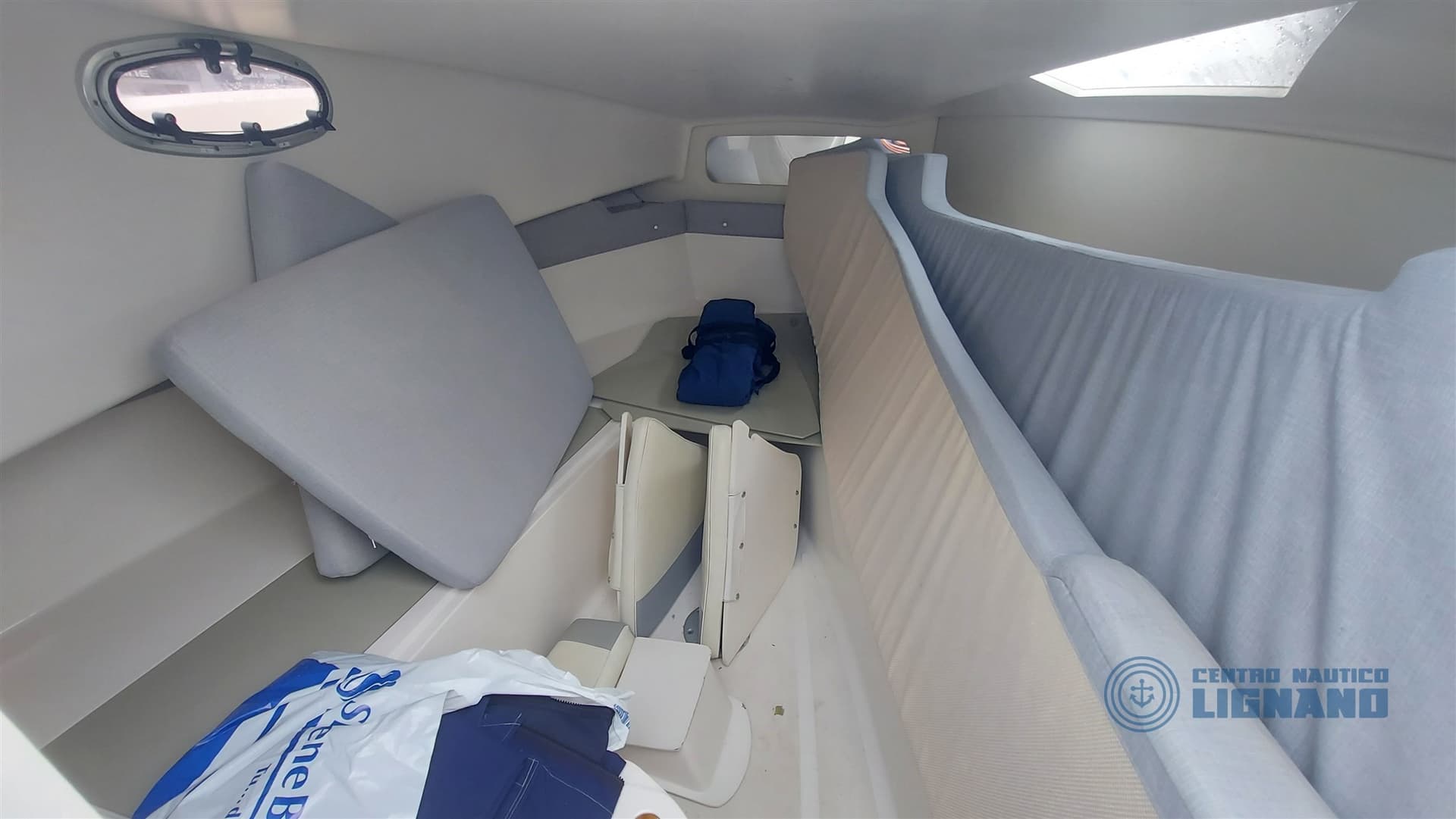 Quicksilver Commander 635 Wa - Detail View 1 Quicksilver Commander 635 Wa - Detail View 1