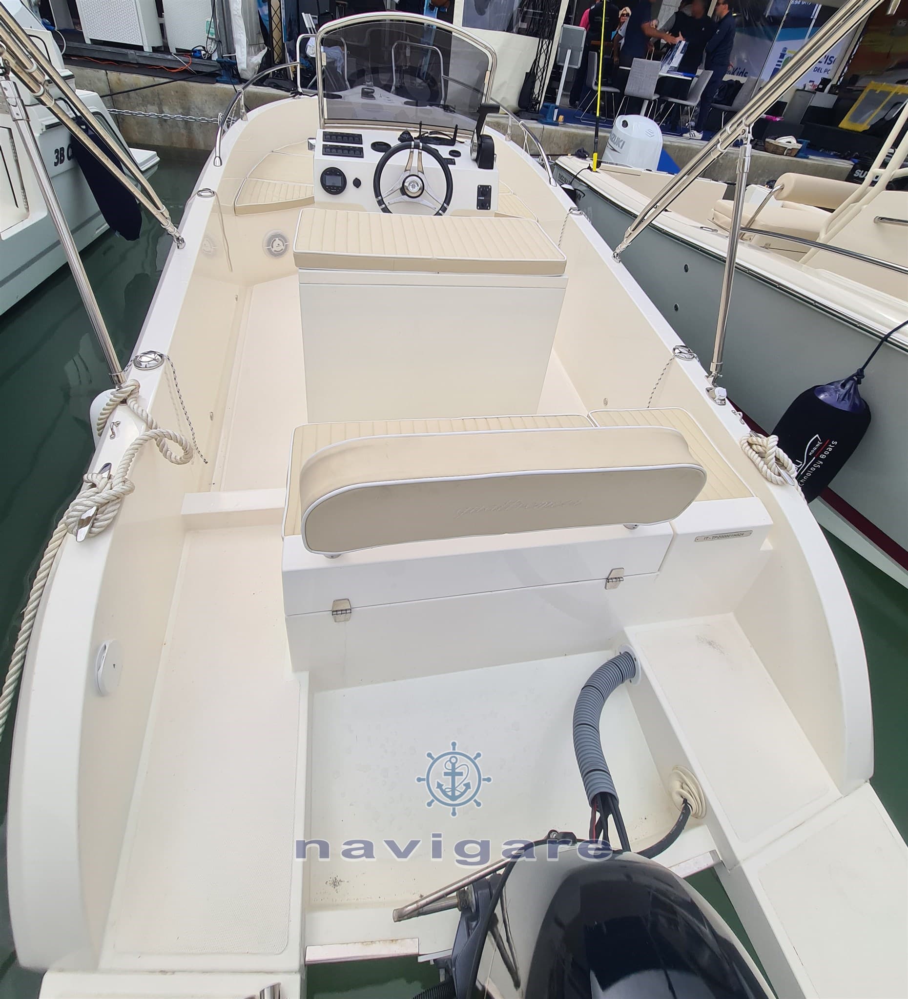 Tripesce Quattromori 6.0 - Interior View Tripesce Quattromori 6.0 - Interior View