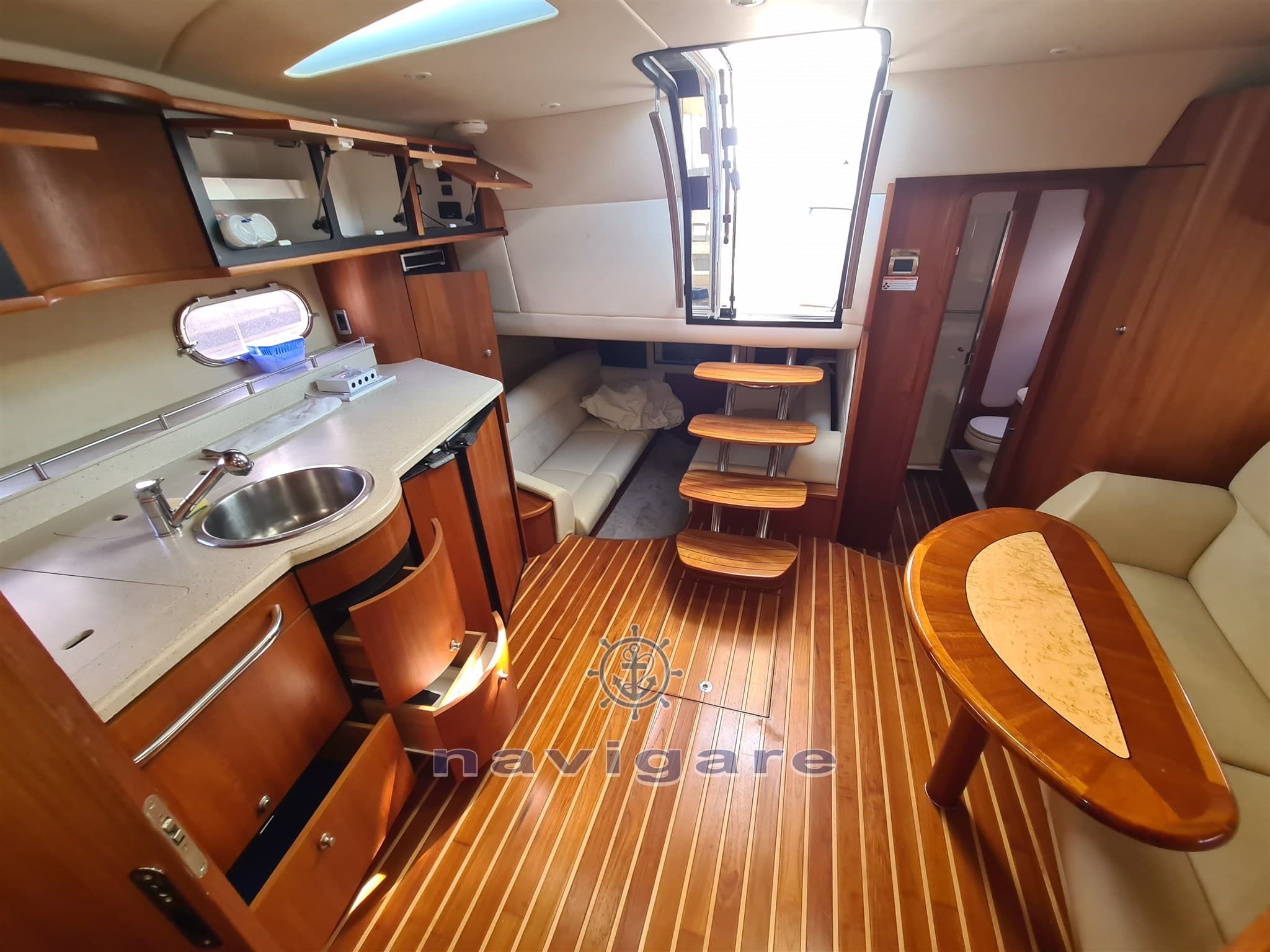 Tiara Yachts 3900 Sovran - Interior View Tiara Yachts 3900 Sovran - Interior View
