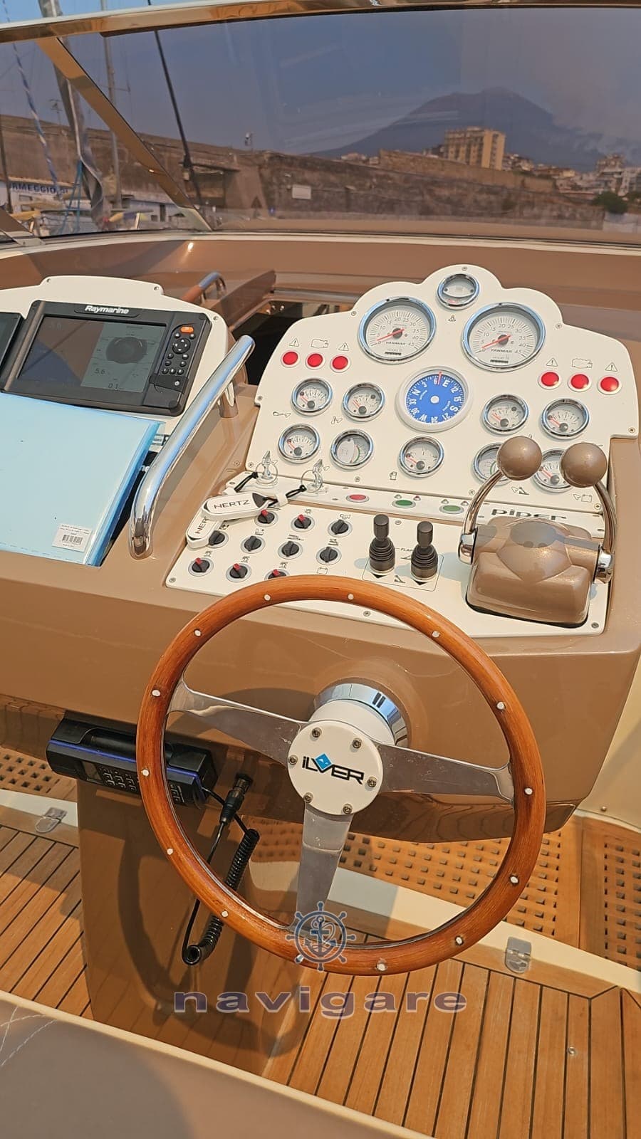 Ilver Piper 33 - Interior View Ilver Piper 33 - Interior View