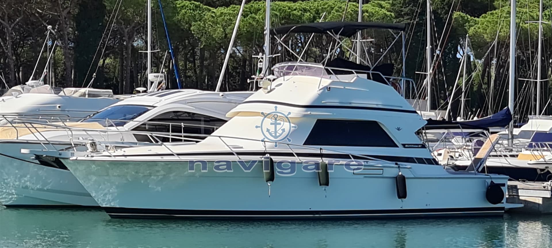 Bertram Yacht 37' SF d'occasion - image hero 19