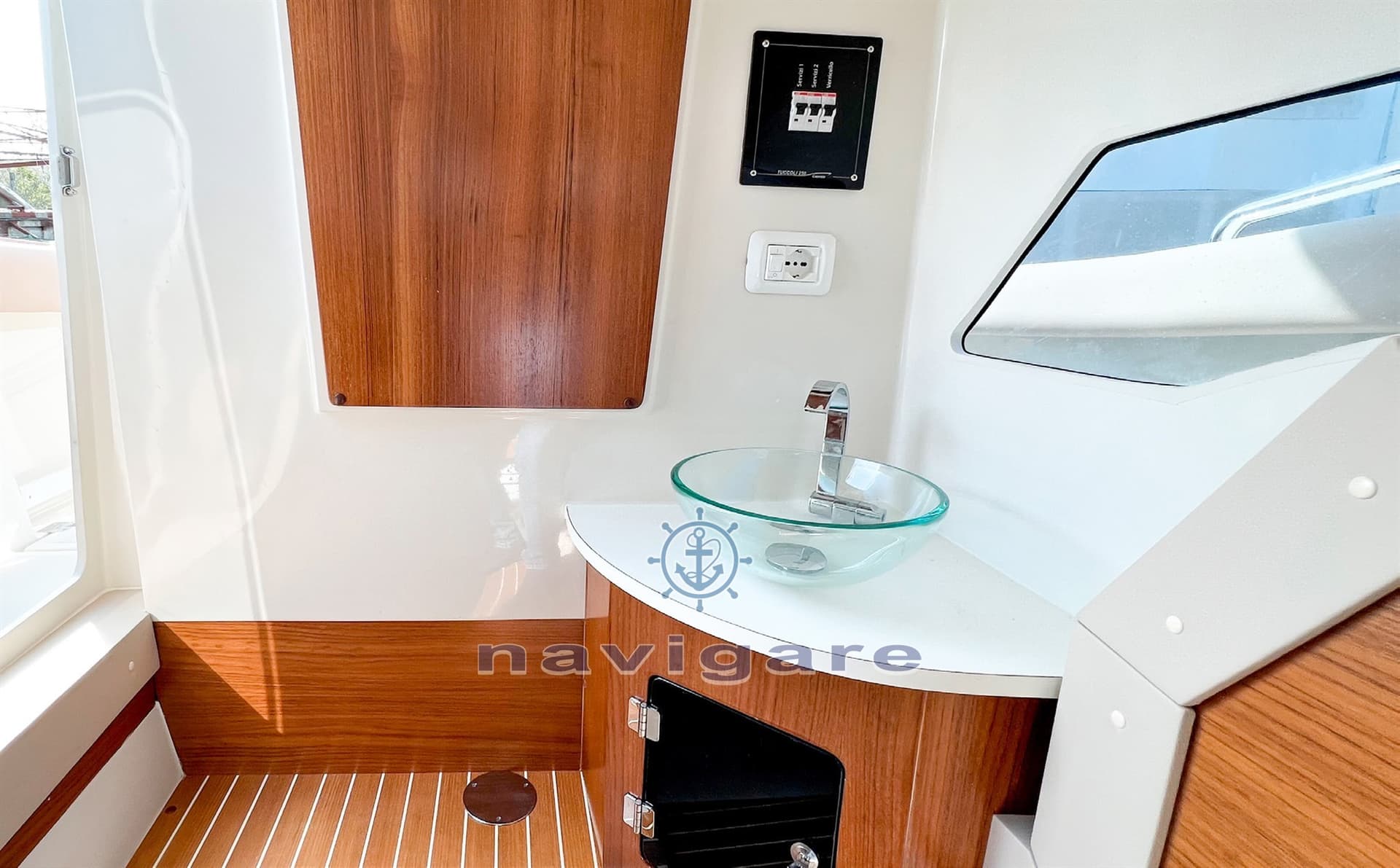 Tuccoli Marine T250 Capraia - Interior View Tuccoli Marine T250 Capraia - Interior View