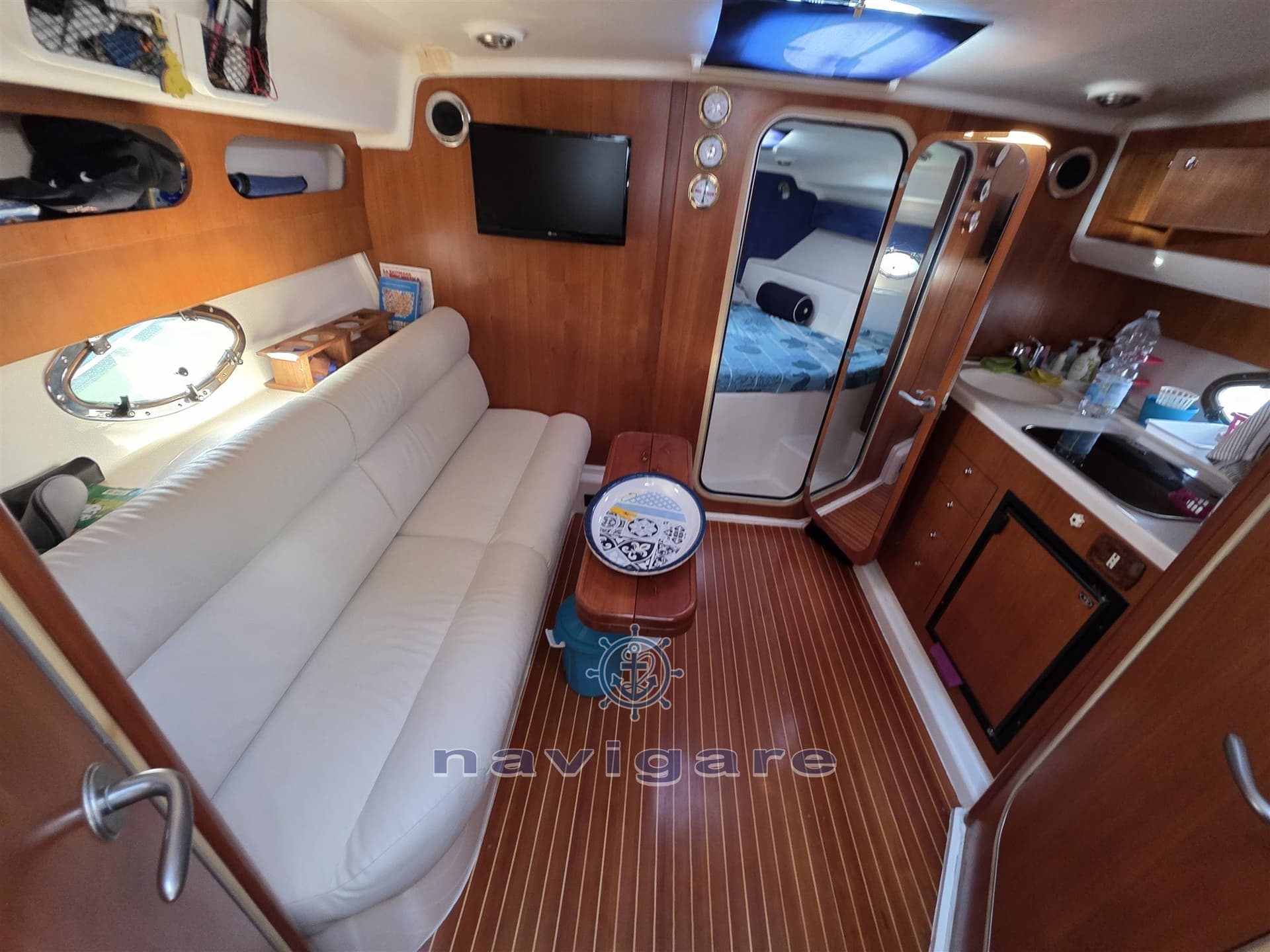 Manò Marine Mano' 32 Sport - Detail View 1 Manò Marine Mano' 32 Sport - Detail View 1