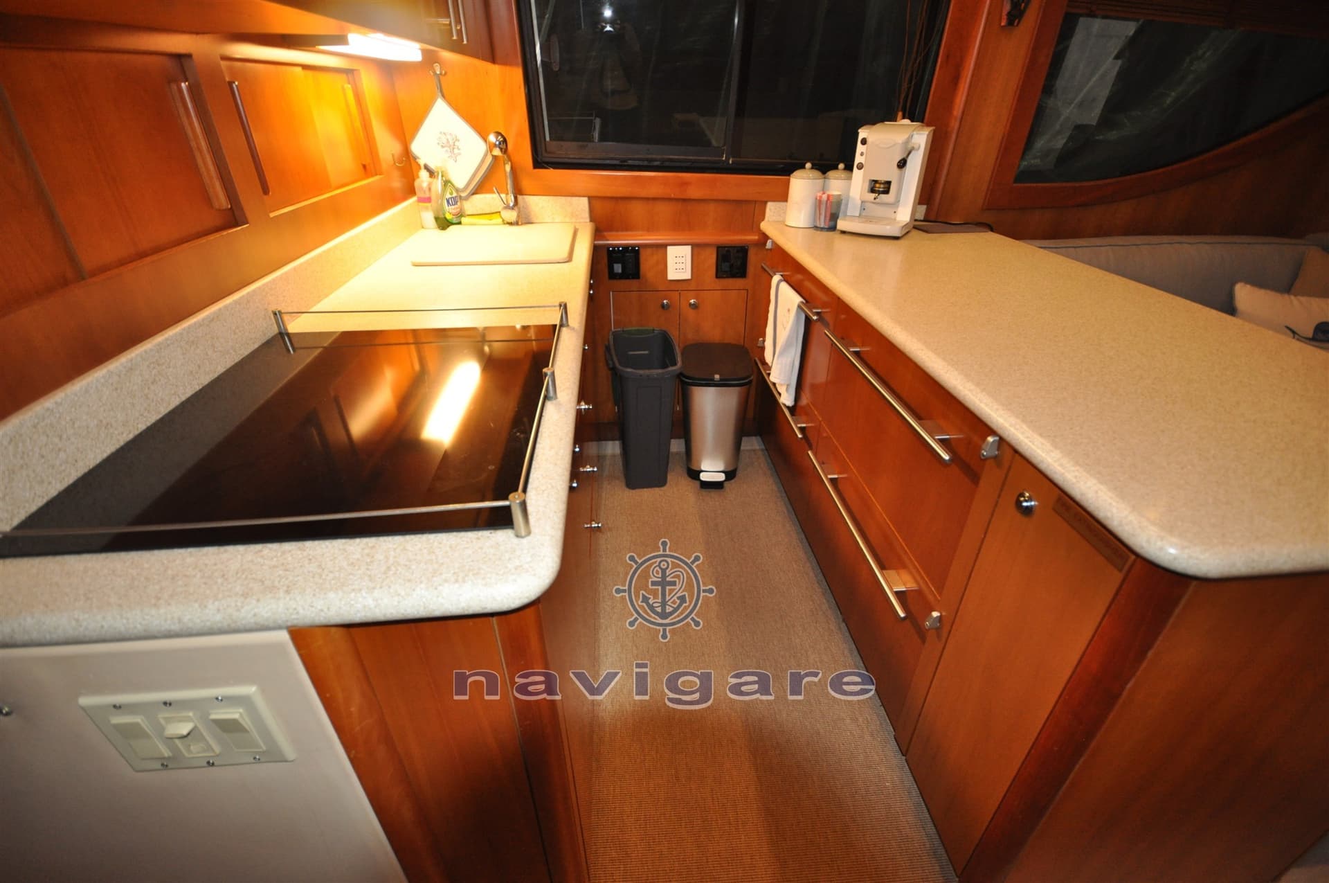 Hatteras 50 Convertible - Interior View Hatteras 50 Convertible - Interior View