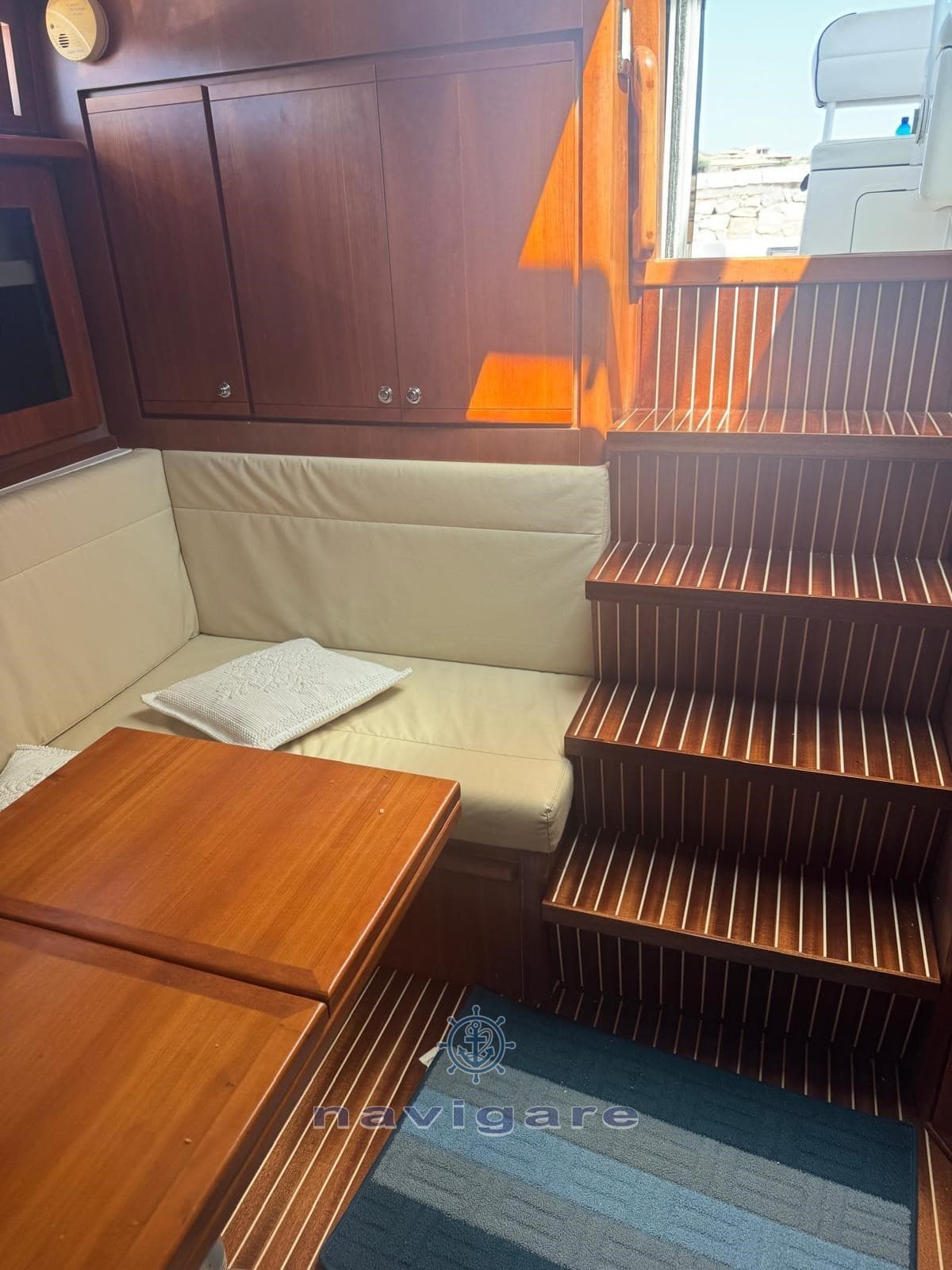 Bertram Yacht 360 Moppie - Detail View 1 Bertram Yacht 360 Moppie - Detail View 1