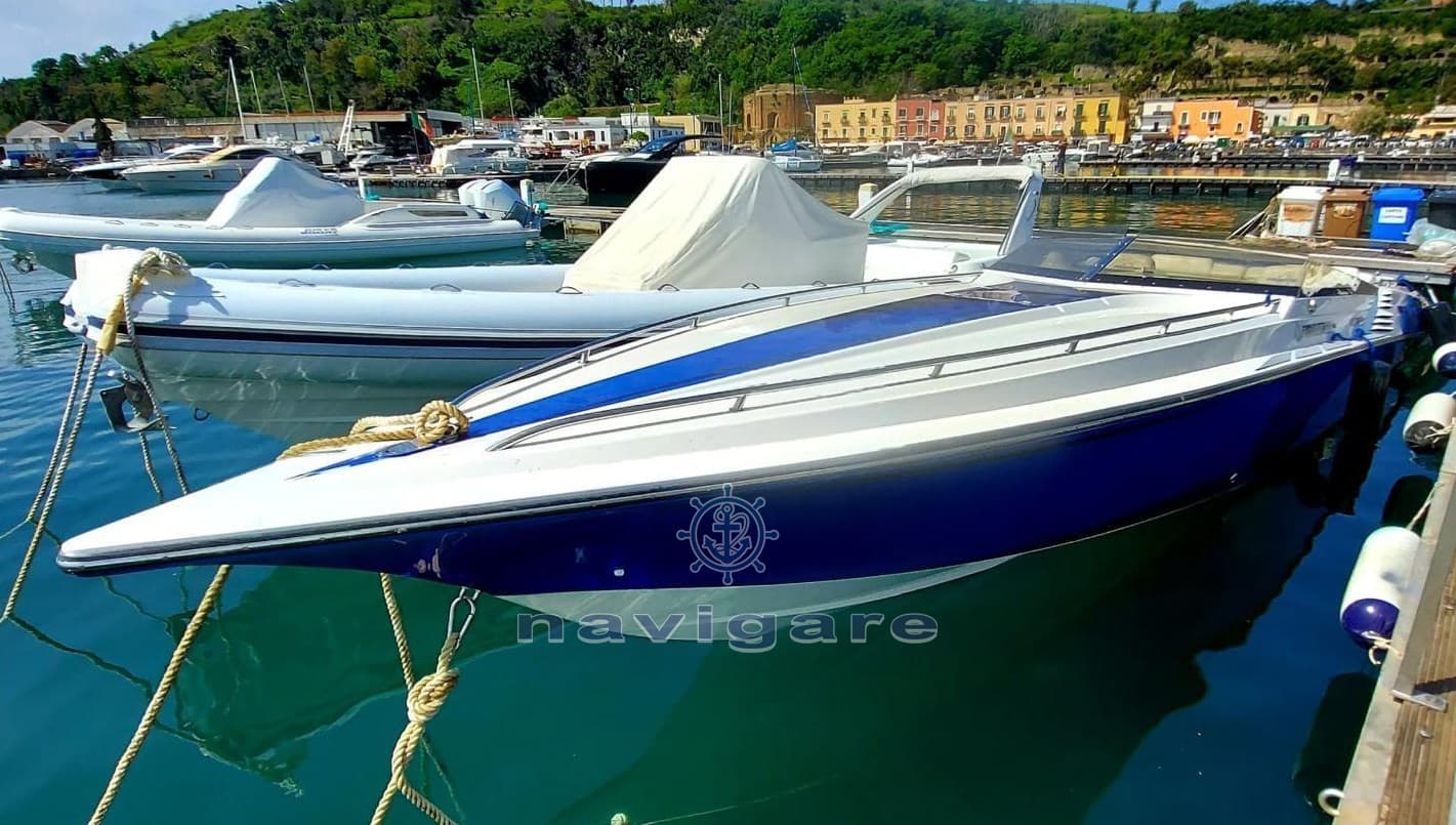 Fountain 35 Executioner - Interior View Fountain 35 Executioner - Interior View