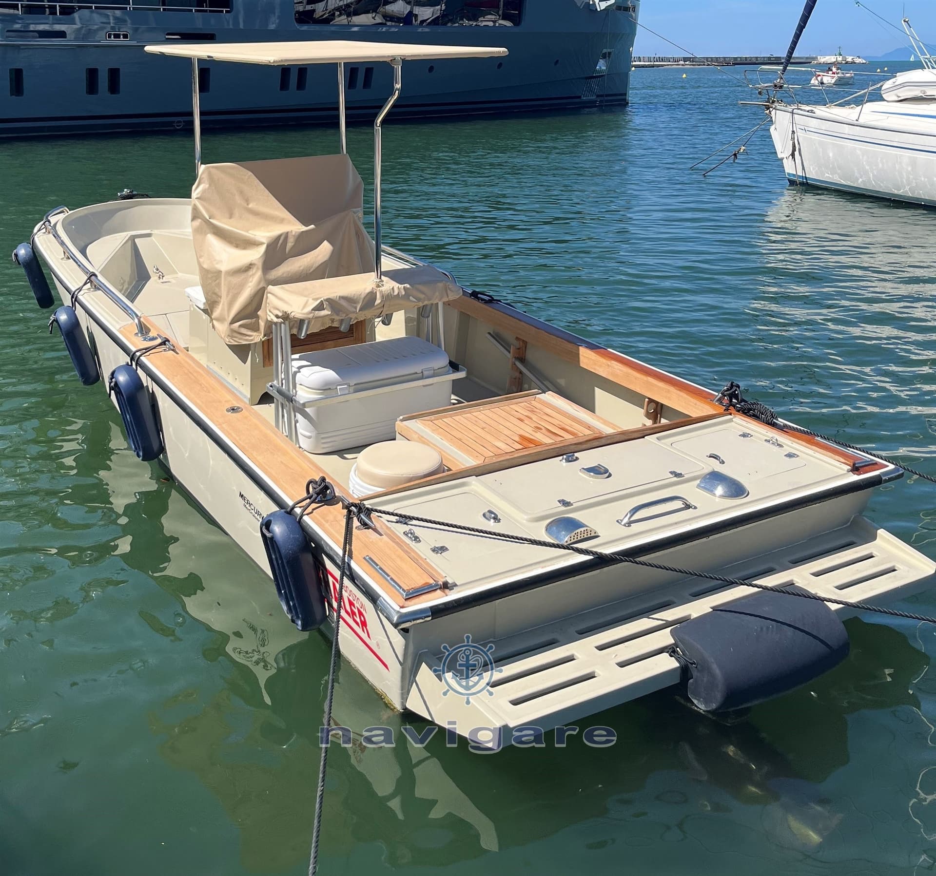 Boston Whaler 23 Outrage gebraucht - Detail 1