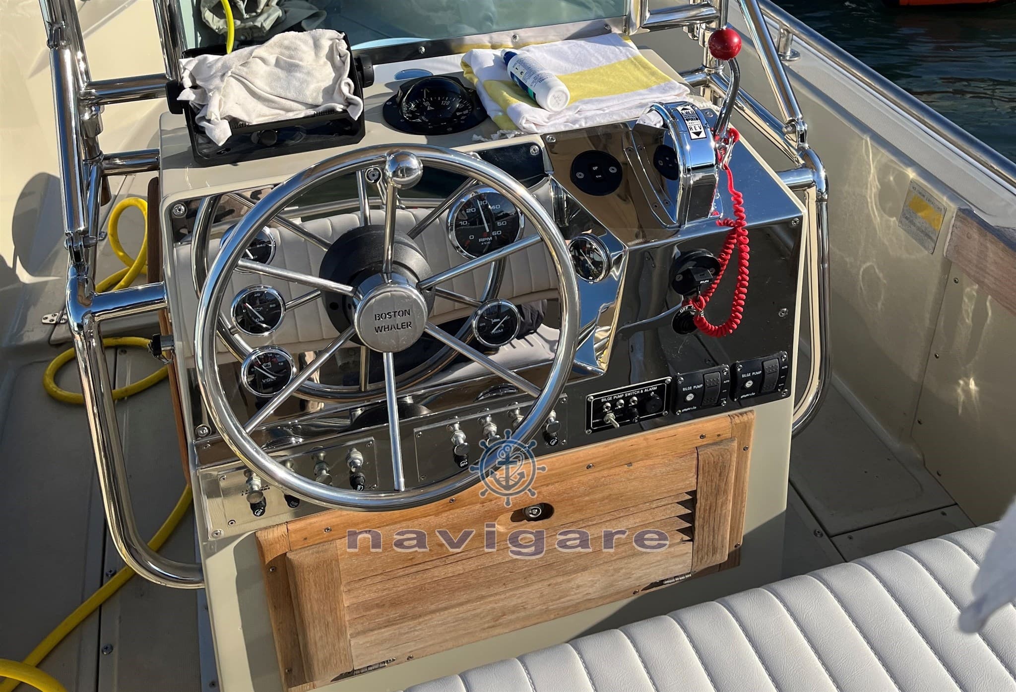 Boston Whaler 23 Outrage - Detail View 1 Boston Whaler 23 Outrage - Detail View 1