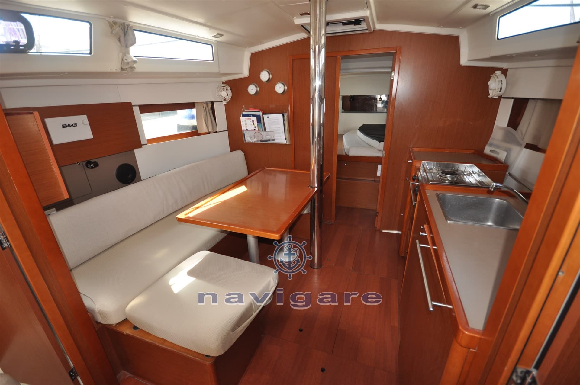 Beneteau Oceanis 38.1 used - detail 1
