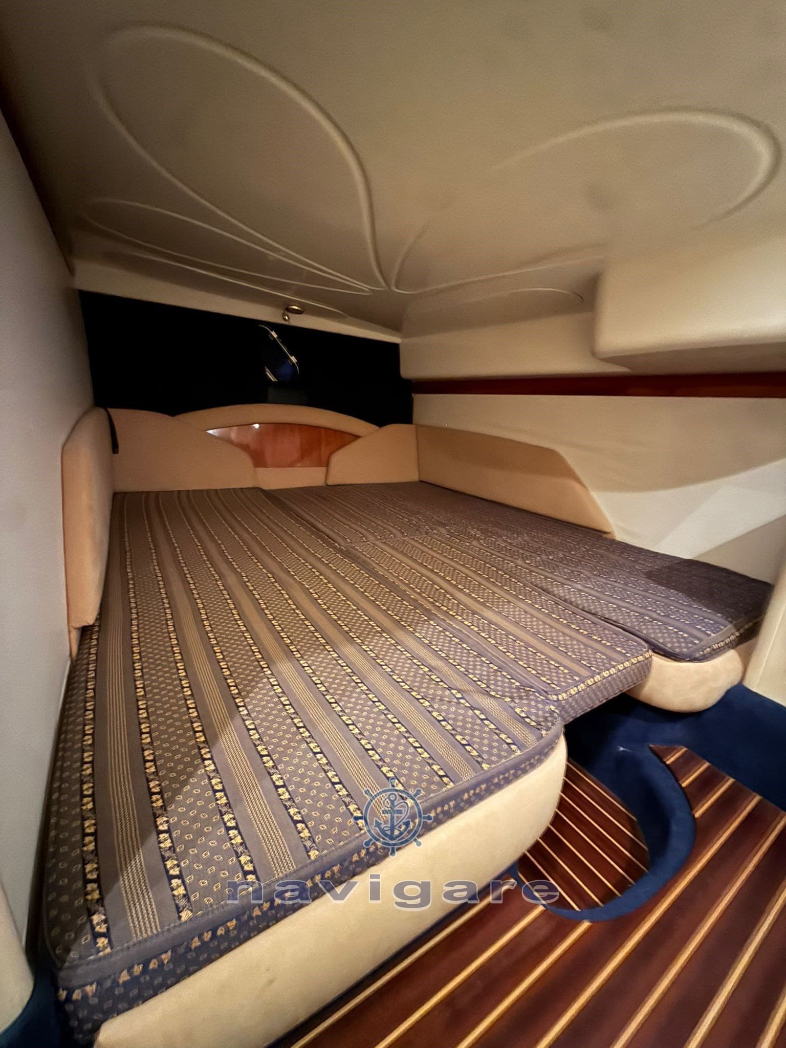 Cranchi Endurance 41 - Deck View Cranchi Endurance 41 - Deck View