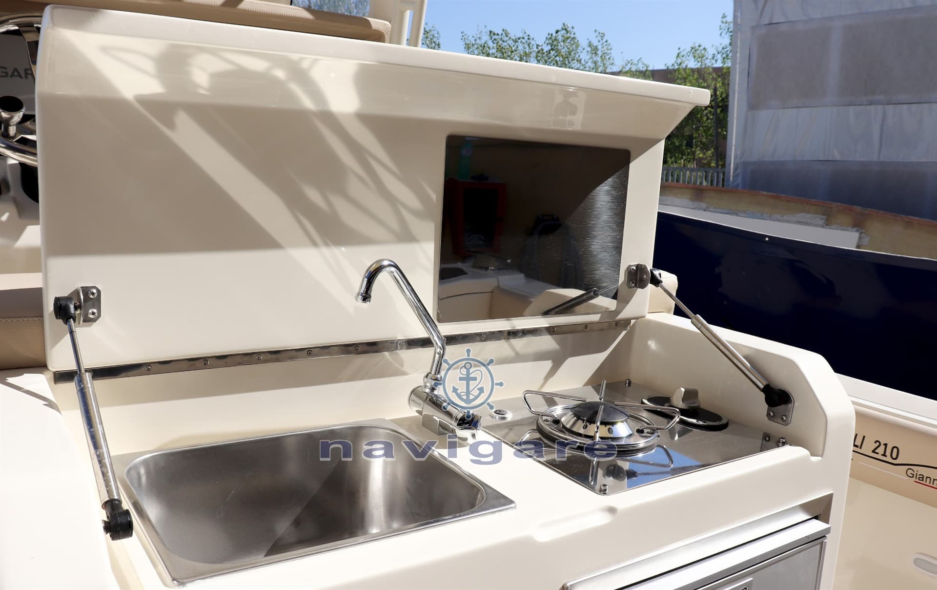 Tuccoli Marine T210 Sf Giannutri - Interior View Tuccoli Marine T210 Sf Giannutri - Interior View