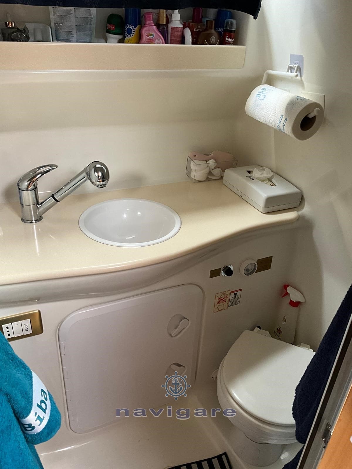 Saver 280 Cabin Sport - Interior View Saver 280 Cabin Sport - Interior View