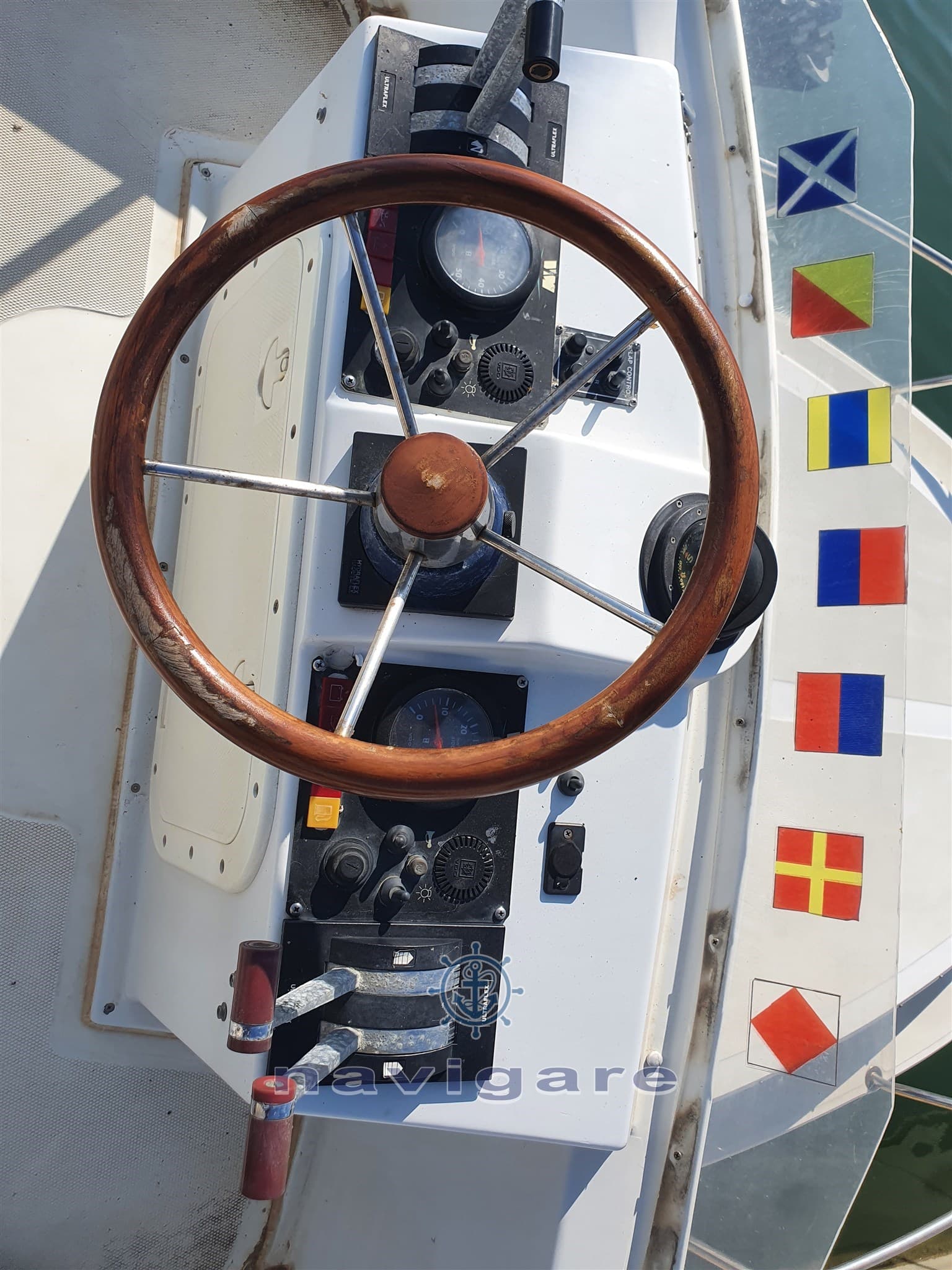 Ala Blu Proteo 28 flying bridge usato - foto hero 16