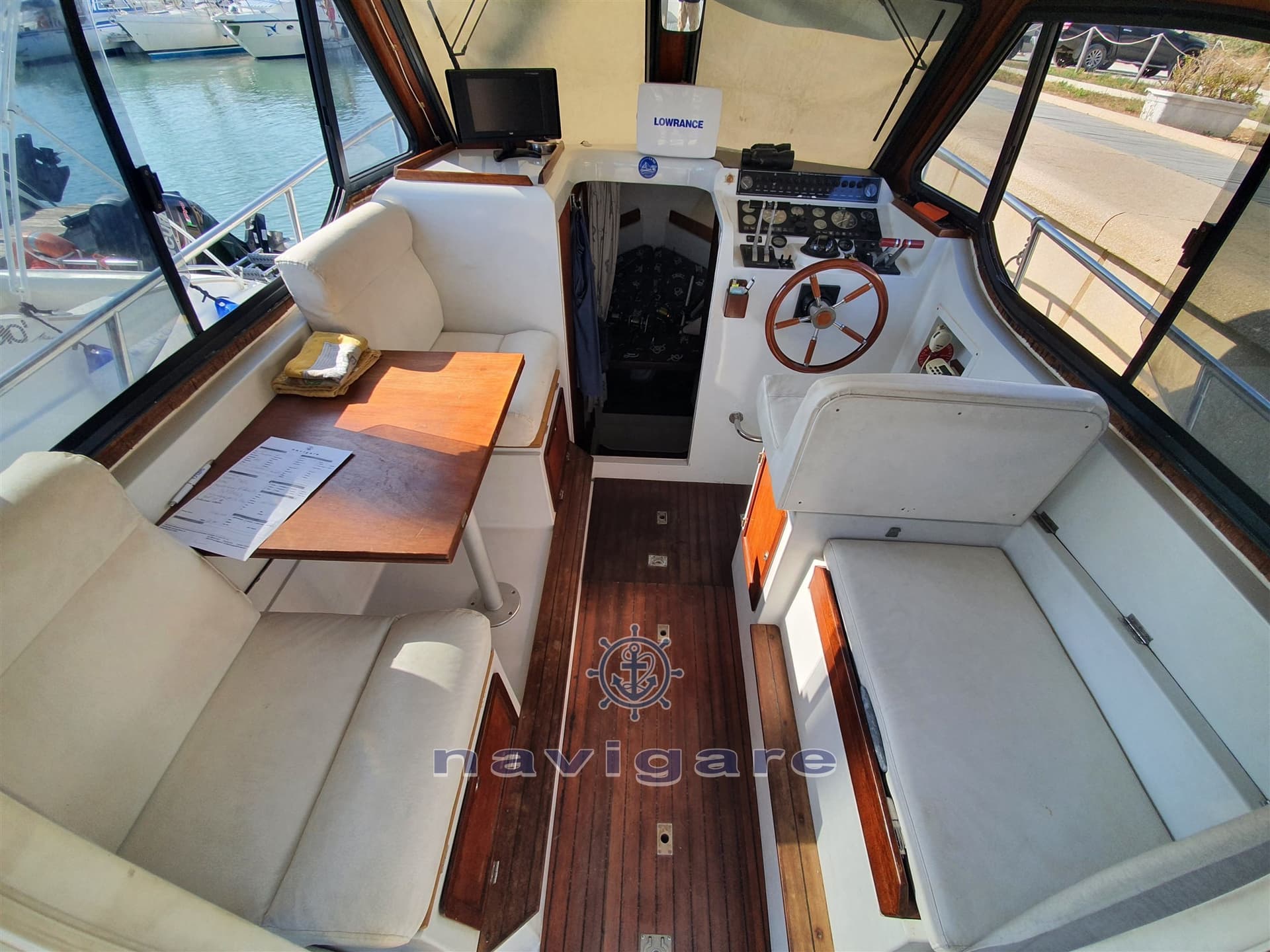 Ala Blu Proteo 28 Flying Bridge - Detail View 1 Ala Blu Proteo 28 Flying Bridge - Detail View 1