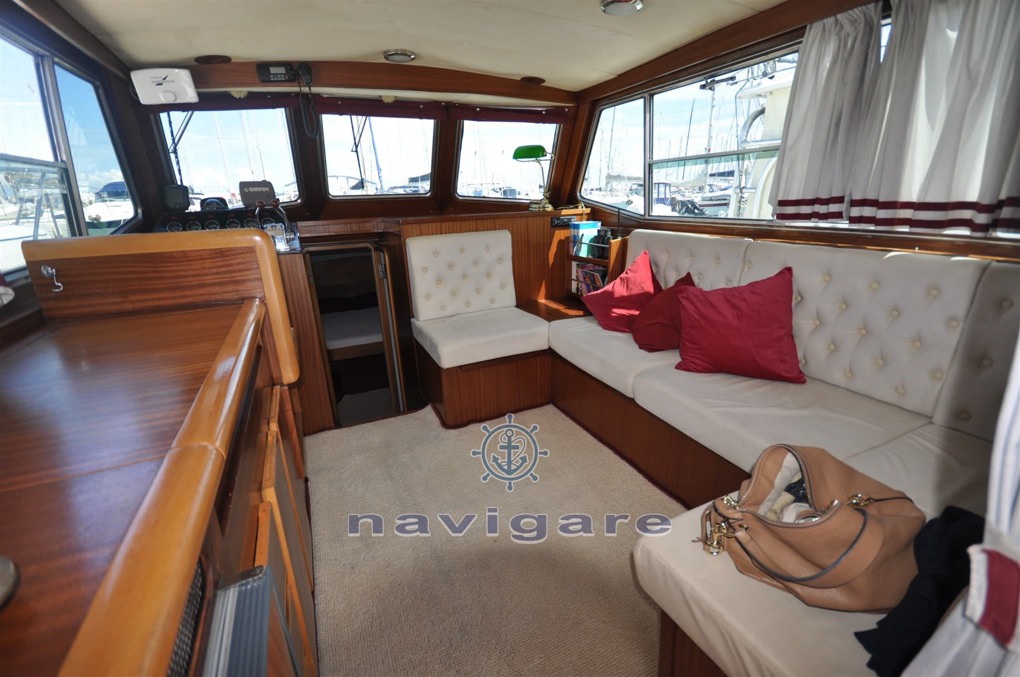 Motomar 33 Motomar - Detail View 1 Motomar 33 Motomar - Detail View 1